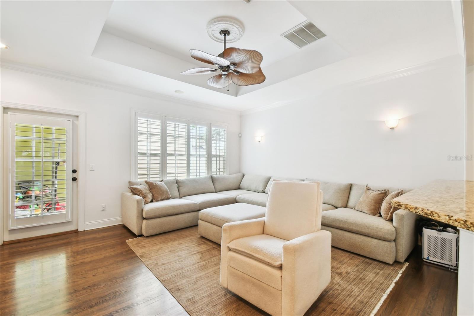 Tampa, Florida, 33602, United States, 4 Bedrooms Bedrooms, ,4 BathroomsBathrooms,Residential,For Sale,1976189