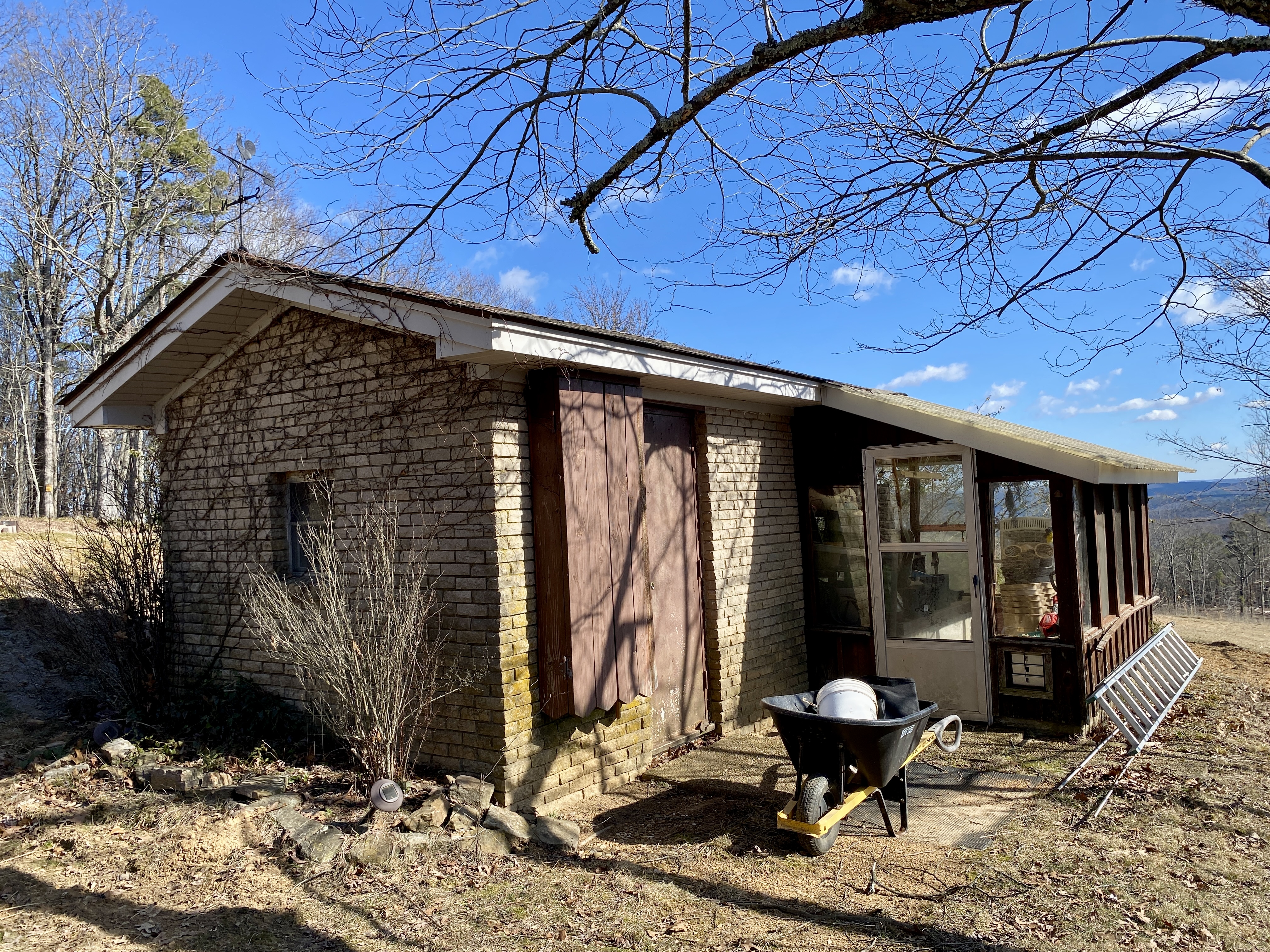 Ozone, Arkansas, 72854, United States, 5 Bedrooms Bedrooms, ,4 BathroomsBathrooms,Residential,For Sale,1943297