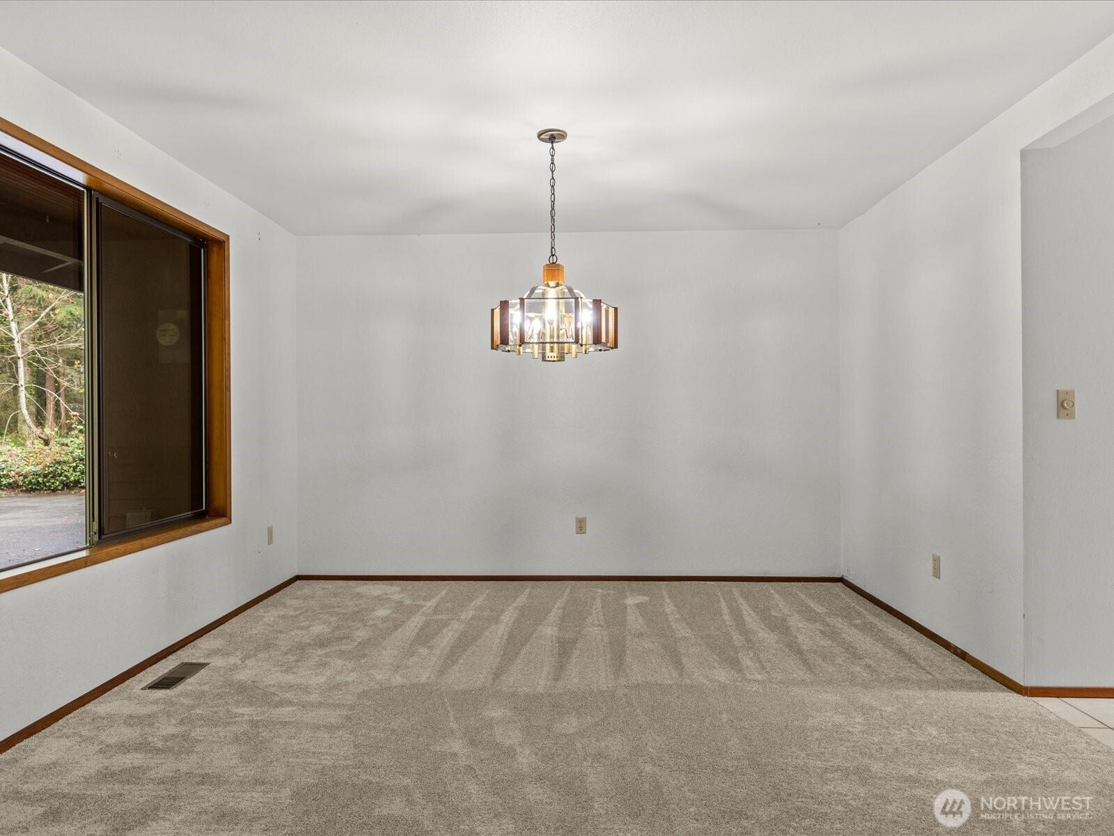 KENT, Washington, 98042, United States, 4 Bedrooms Bedrooms, ,3 BathroomsBathrooms,Residential,For Sale,2001779