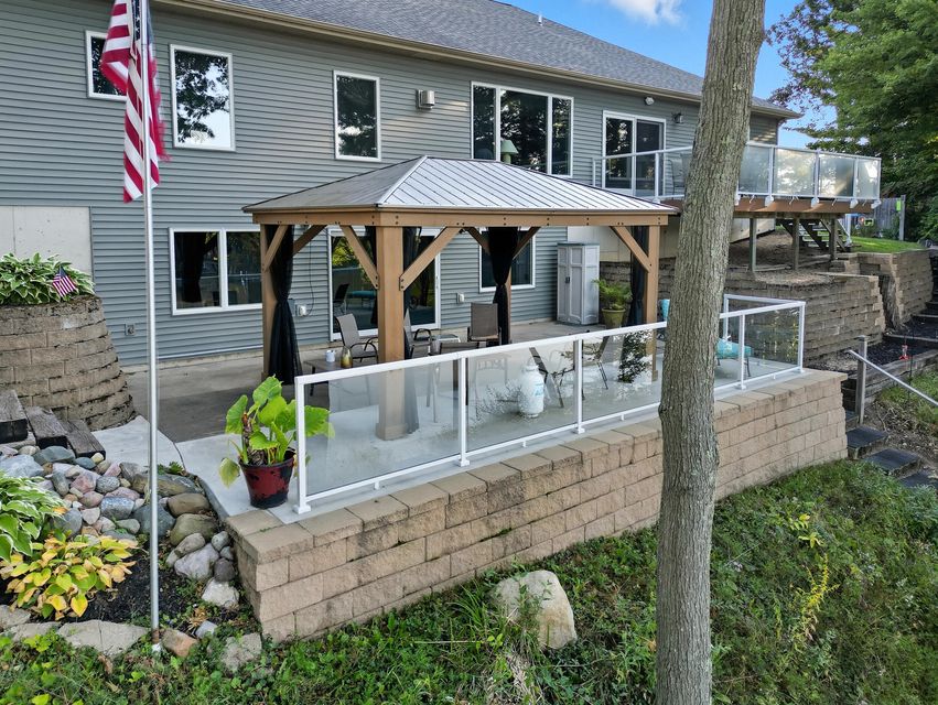 Big Rapids, Michigan, 49307, United States, 3 Bedrooms Bedrooms, ,4 BathroomsBathrooms,Residential,For Sale,1976014