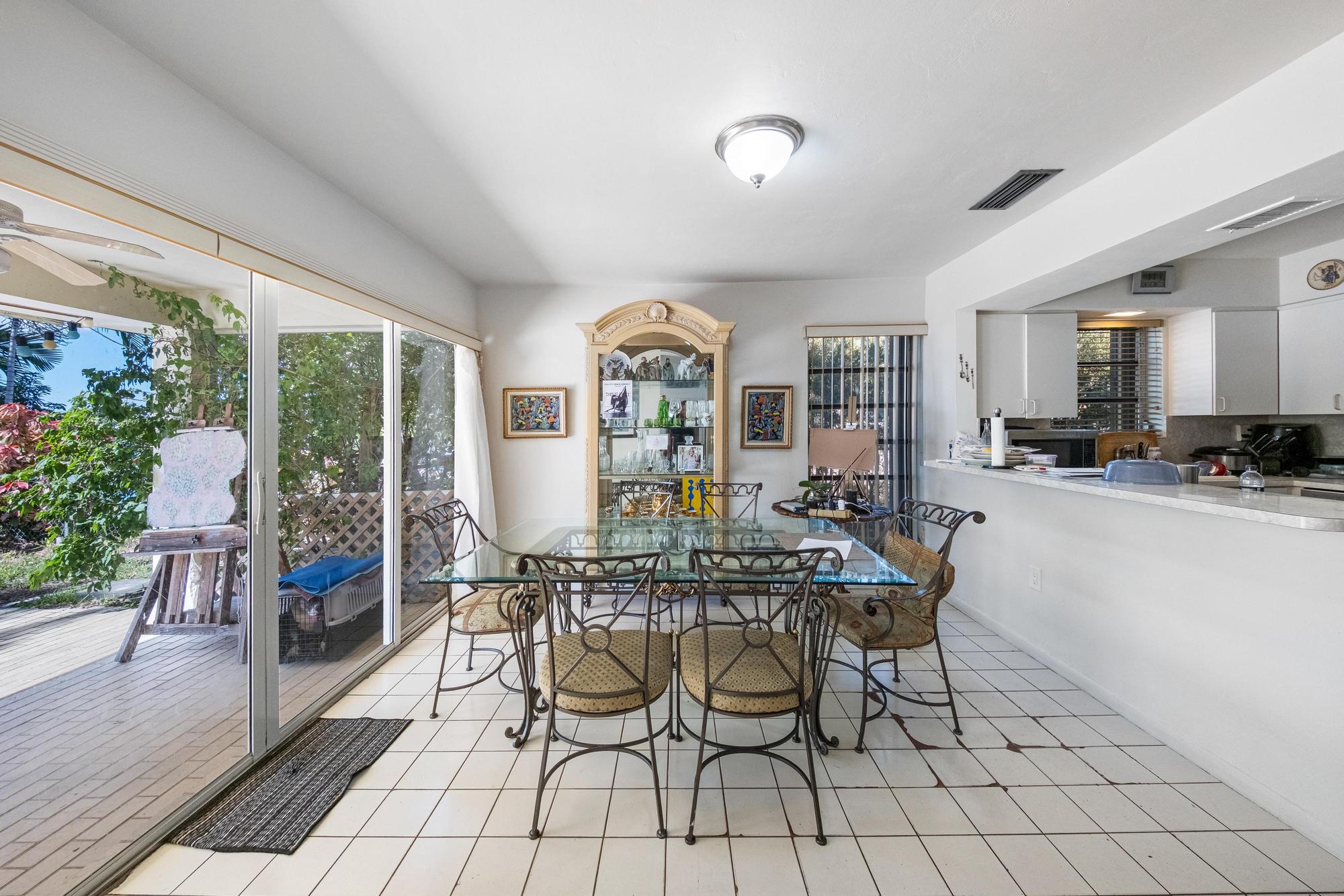 Miami, Florida, 33165, United States, 3 Bedrooms Bedrooms, ,2 BathroomsBathrooms,Residential,For Sale,1995452