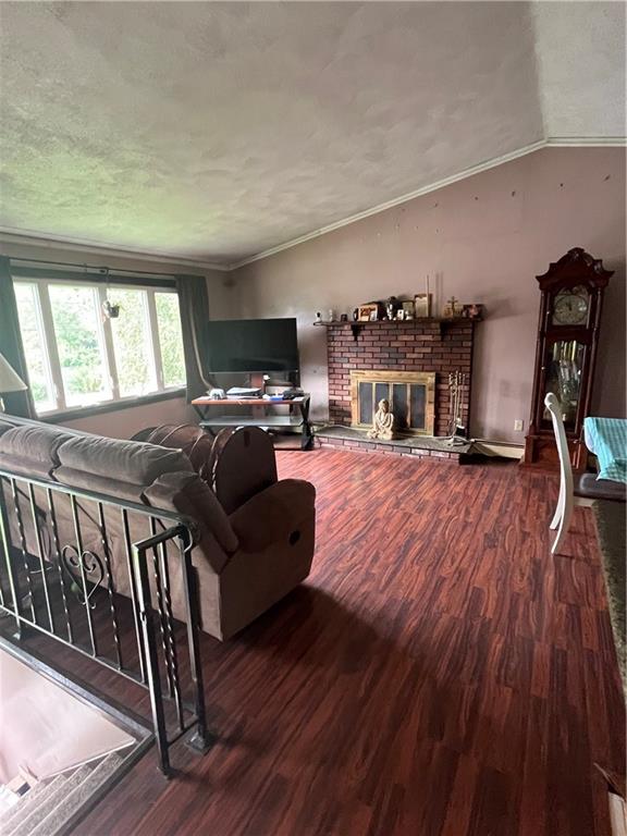 Warwick, Rhode Island, 02889, United States, 6 Bedrooms Bedrooms, ,2 BathroomsBathrooms,Residential,For Sale,1914359