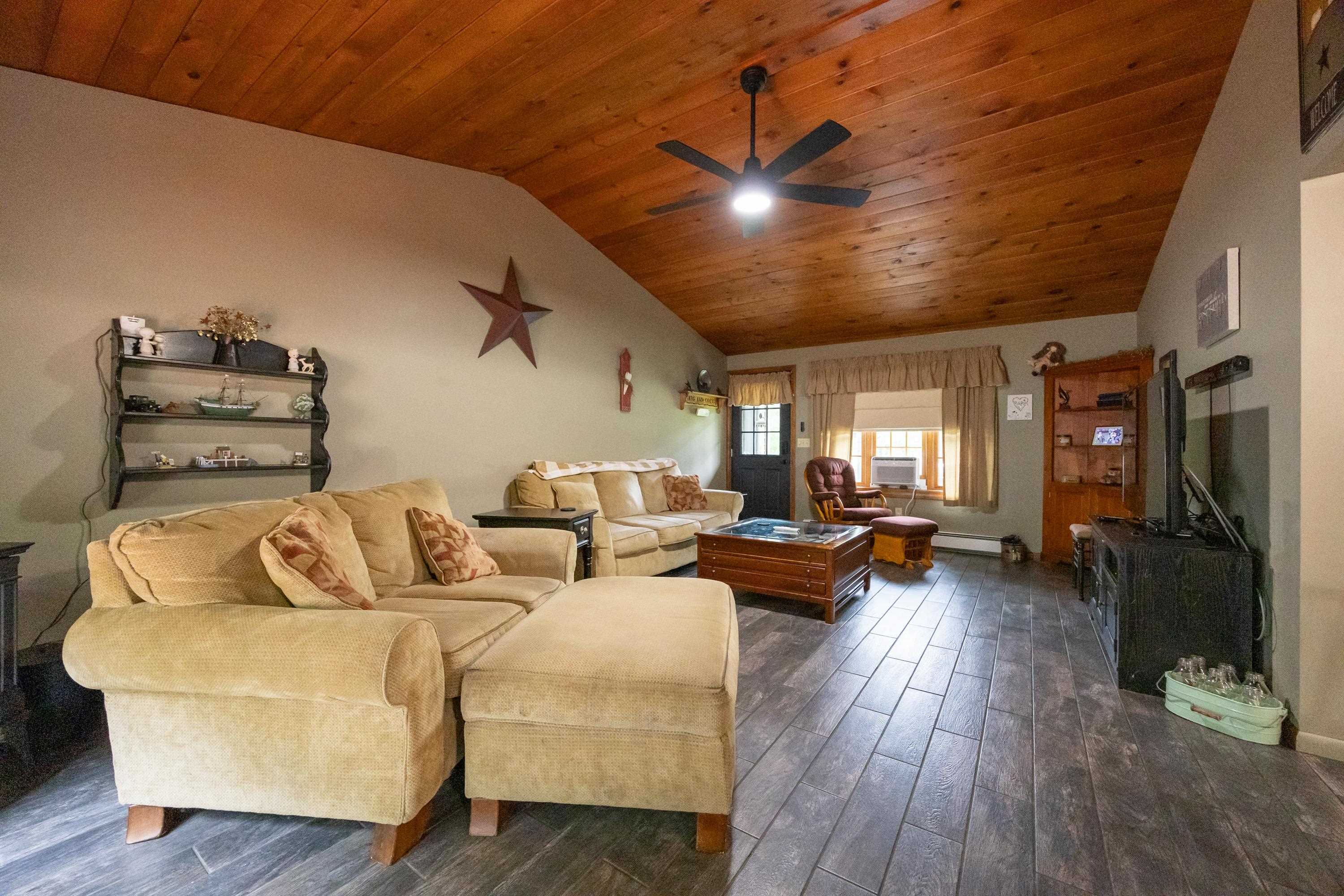 Hampstead, New Hampshire, 03826, United States, 4 Bedrooms Bedrooms, ,2 BathroomsBathrooms,Residential,For Sale,1890507