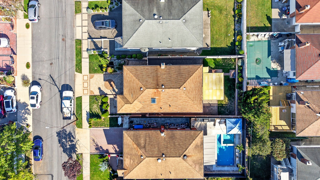 Howard, New York, 11414, United States, 4 Bedrooms Bedrooms, ,3 BathroomsBathrooms,Residential,For Sale,1975737