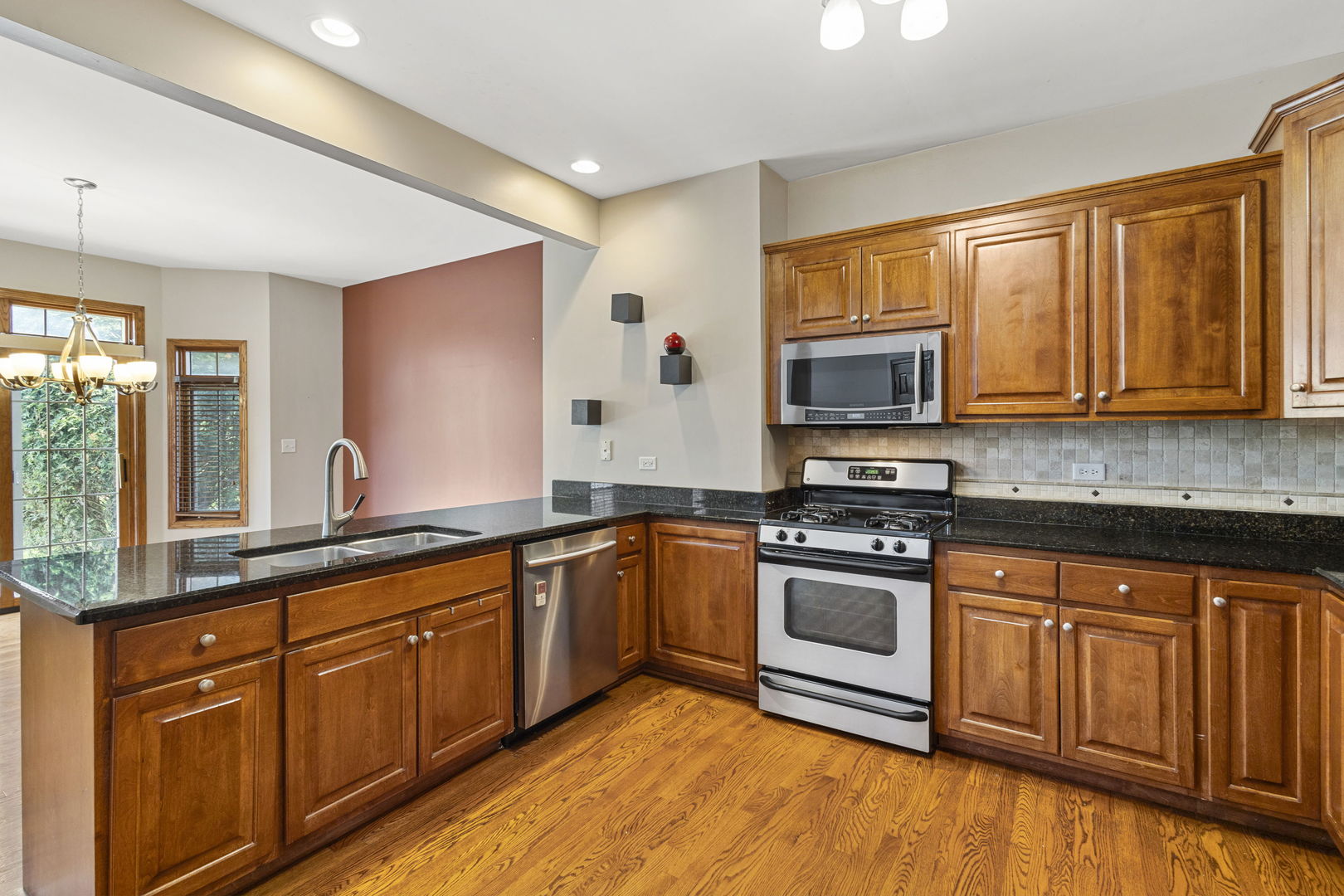 Orland Park, Illinois, 60467, United States, 3 Bedrooms Bedrooms, ,4 BathroomsBathrooms,Residential,For Sale,1960786