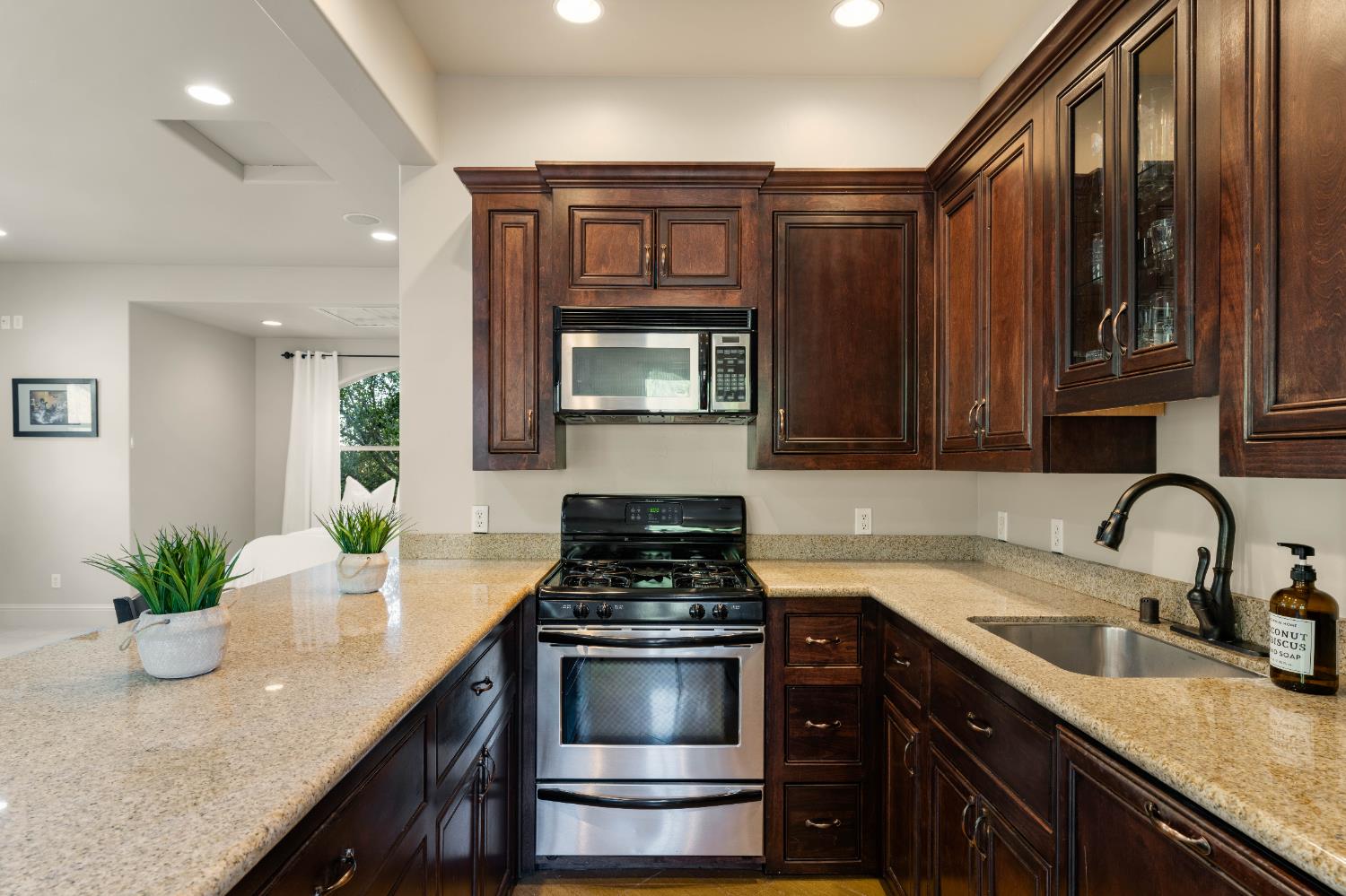 Loomis, California, 95650, United States, 5 Bedrooms Bedrooms, ,6 BathroomsBathrooms,Residential,For Sale,2003238