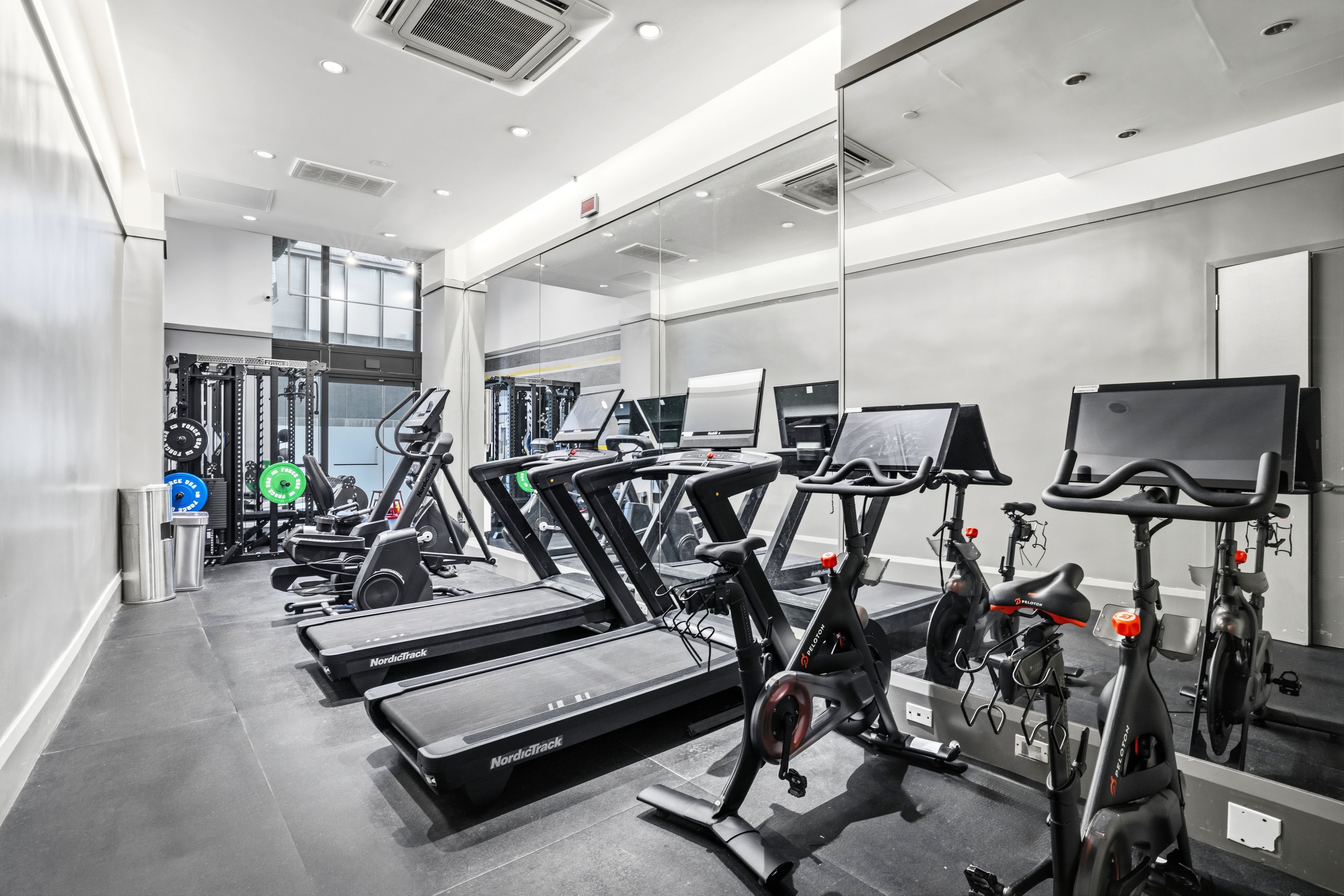  Panoramic 3 Bed, 3.5 Bath Condo Residence - 物件實景