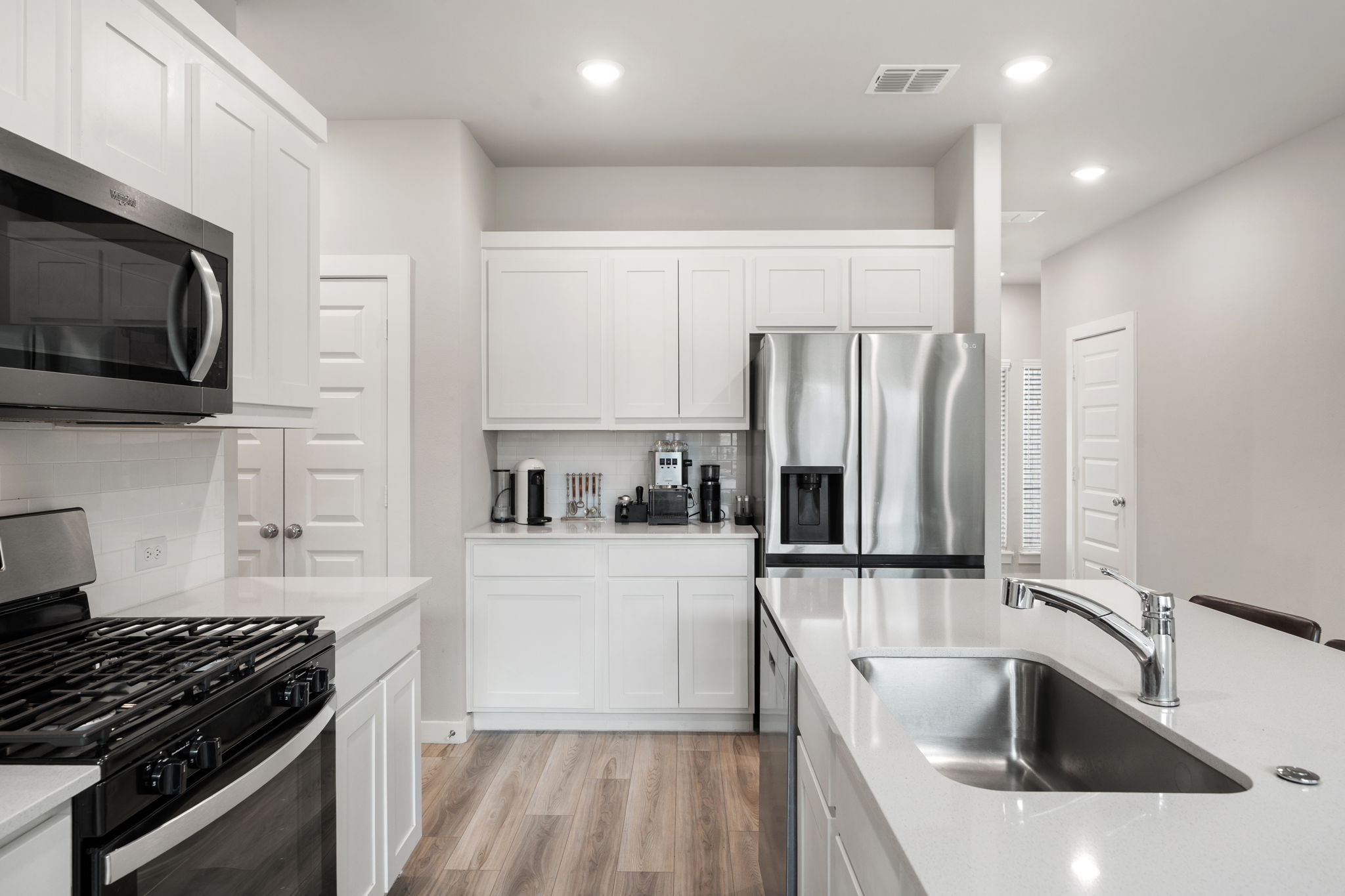  High Ceilings, Natural Light, and Modern Elegance in McKinney ISD - 物件實景