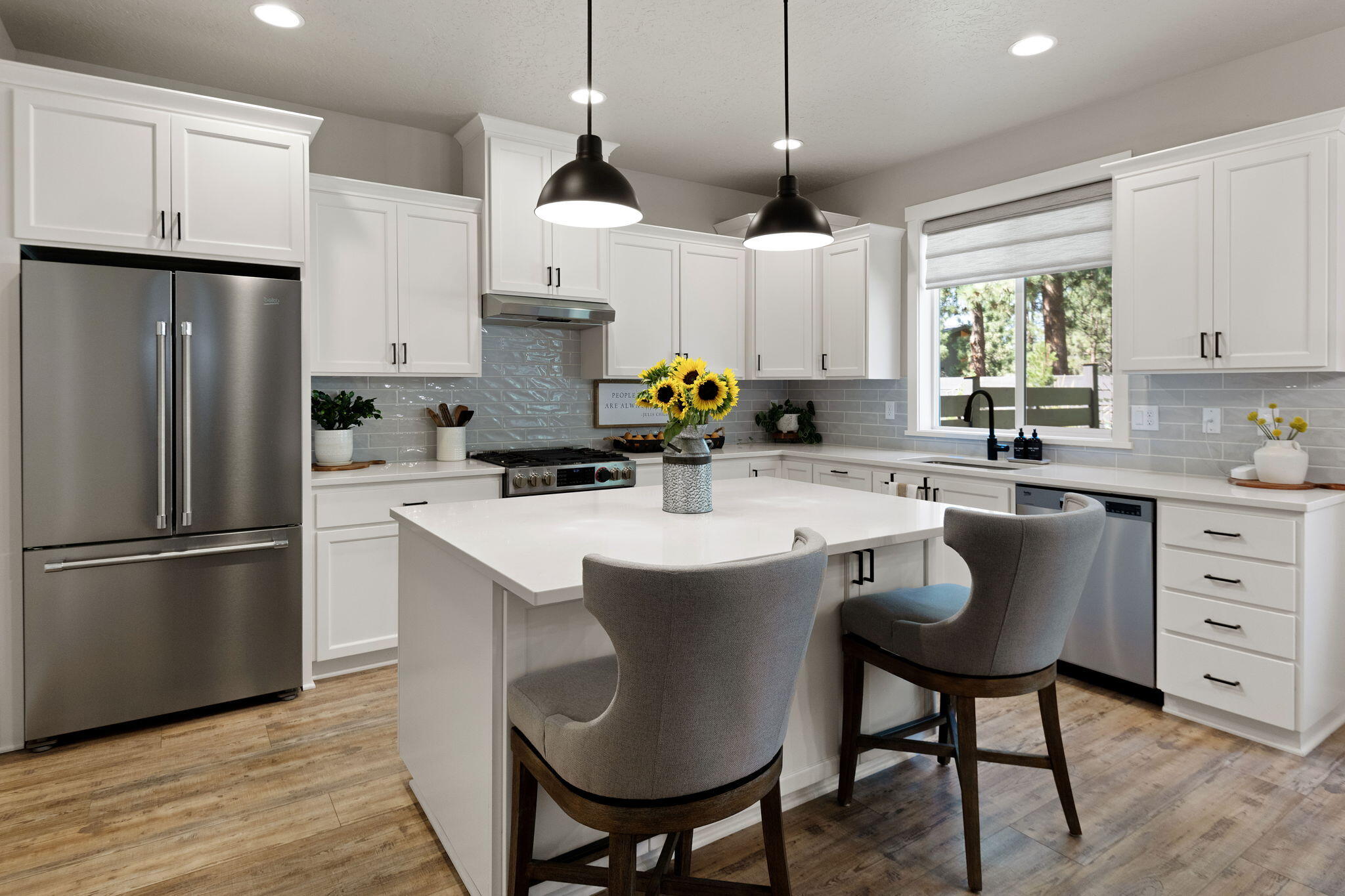 Sisters, Oregon, 97759, United States, 3 Bedrooms Bedrooms, ,2 BathroomsBathrooms,Residential,For Sale,1738926