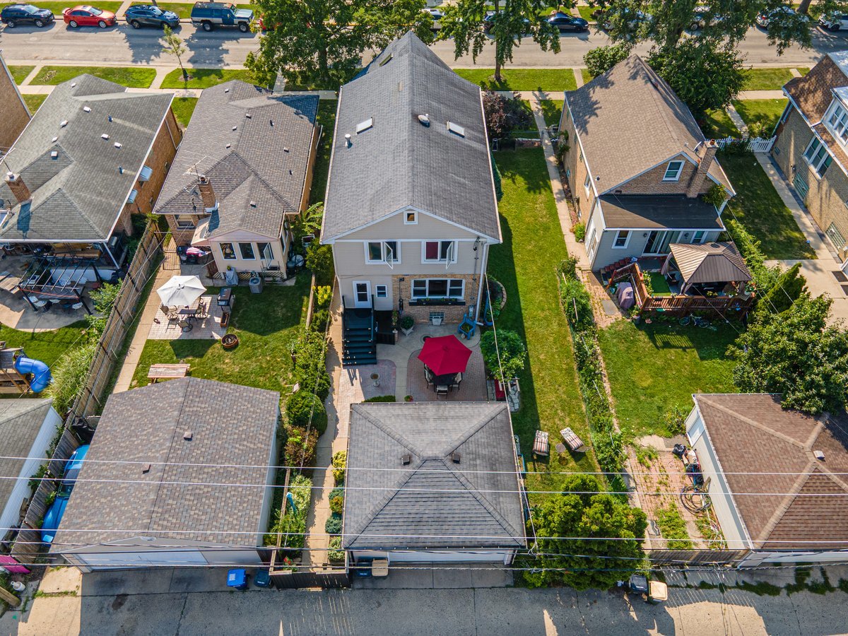 Elmwood Park, Illinois, 60707, United States, 5 Bedrooms Bedrooms, ,3 BathroomsBathrooms,Residential,For Sale,1916945