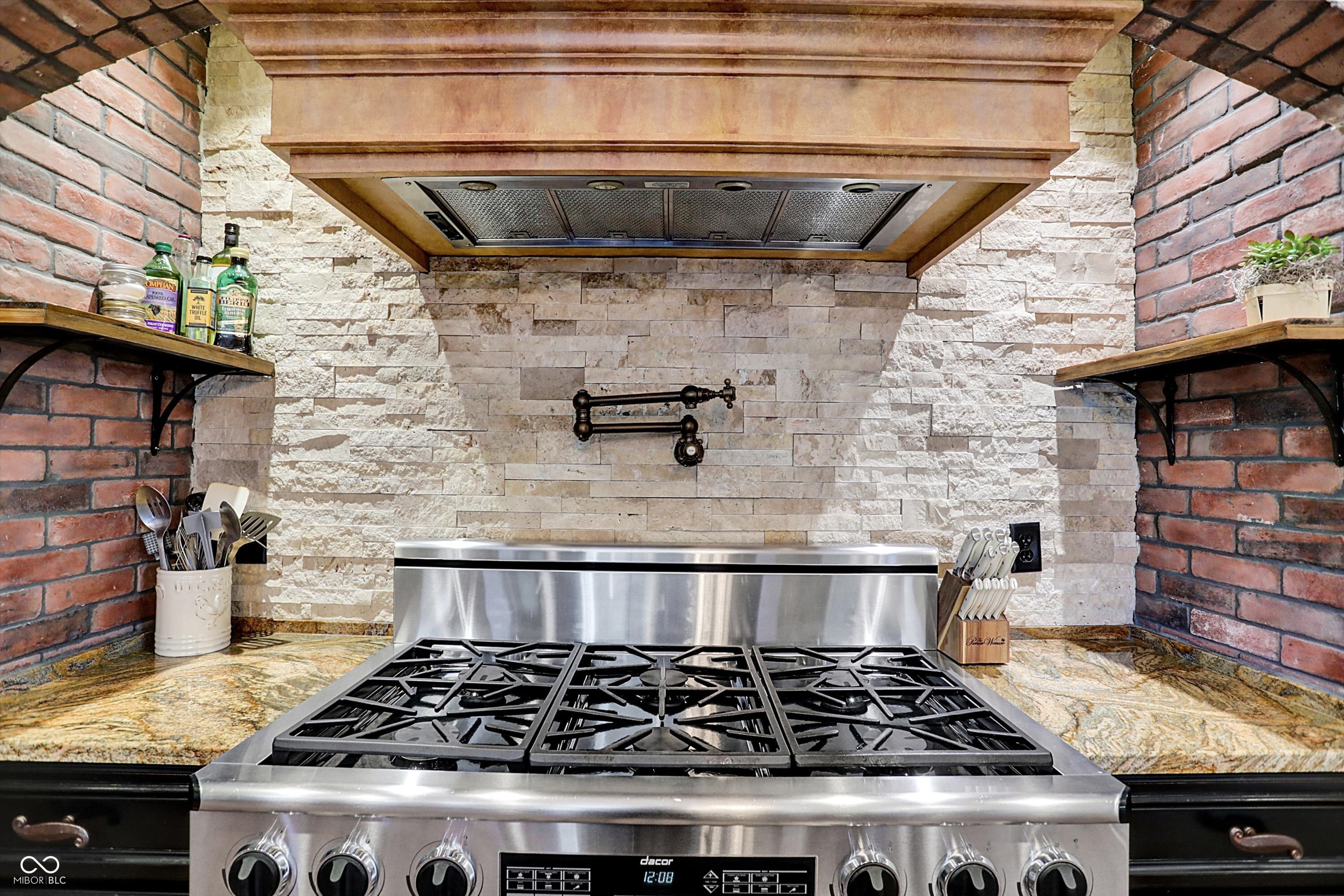 Zionsville, Indiana, 46077, United States, 4 Bedrooms Bedrooms, ,6 BathroomsBathrooms,Residential,For Sale,1978163