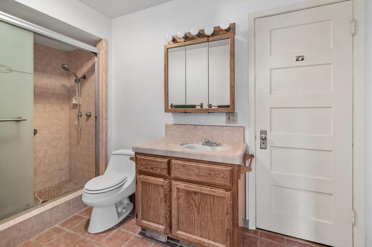 Vernalis, California, 95385, United States, 5 Bedrooms Bedrooms, ,3 BathroomsBathrooms,Residential,For Sale,1979261