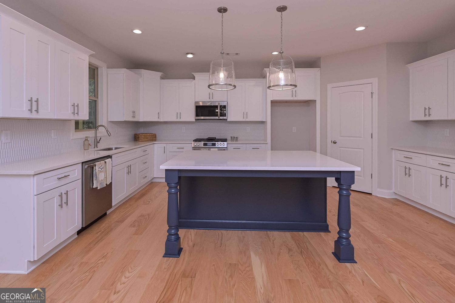 Douglasville, Georgia, 30135, United States, 5 Bedrooms Bedrooms, ,5 BathroomsBathrooms,Residential,For Sale,1929724