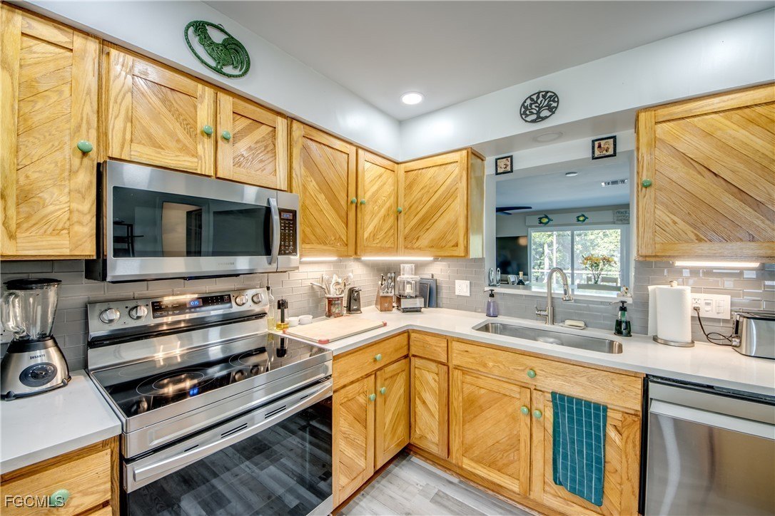 Fort Myers Beach, Florida, 33931, United States, 3 Bedrooms Bedrooms, ,2 BathroomsBathrooms,Residential,For Sale,1975143