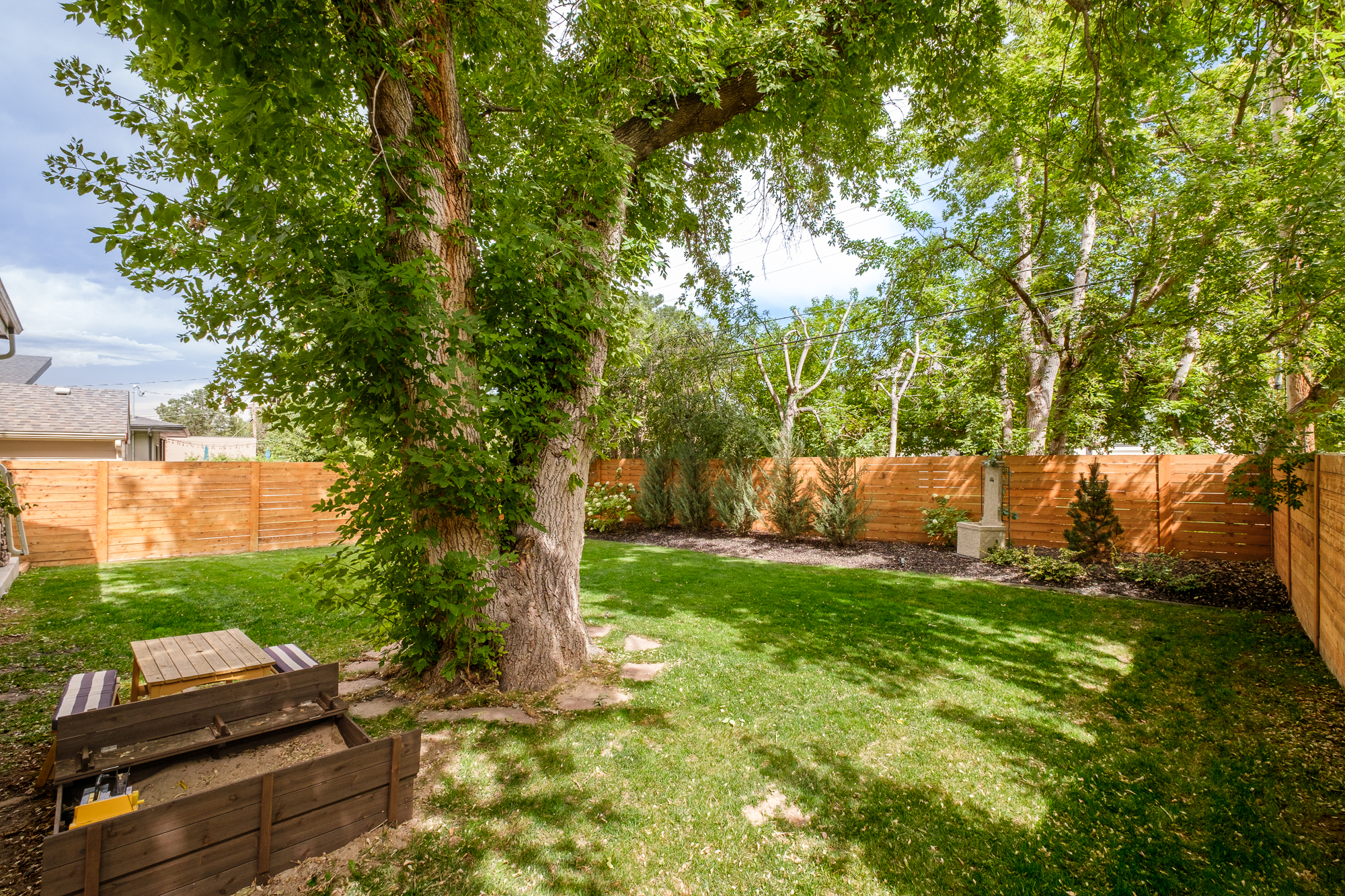  Beautifully Reimagined Residence In The Heart Of University Hills - 物件實景