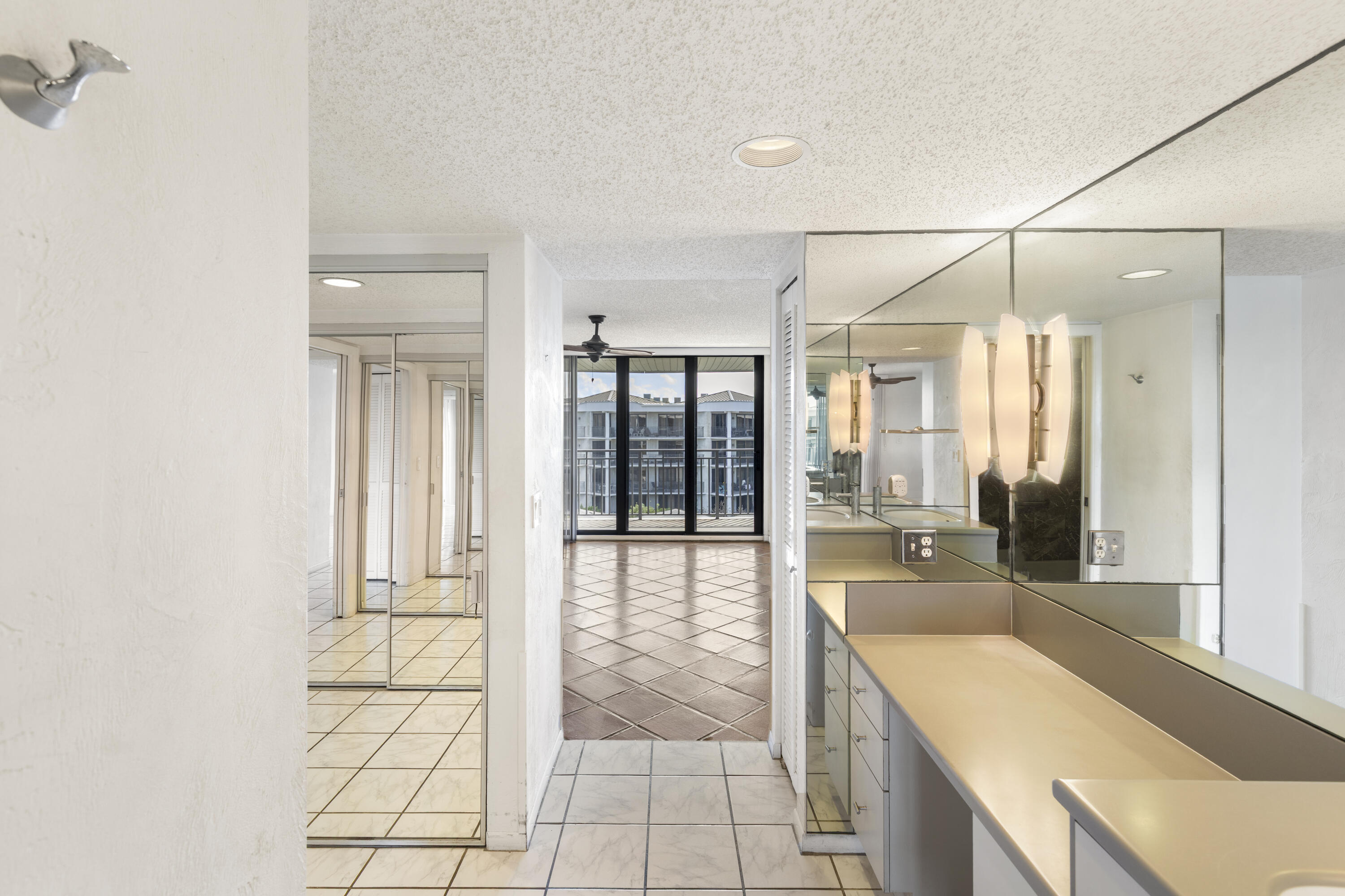 KEY WEST, Florida, 33040, United States, 2 Bedrooms Bedrooms, ,2 BathroomsBathrooms,Residential,For Sale,1821203