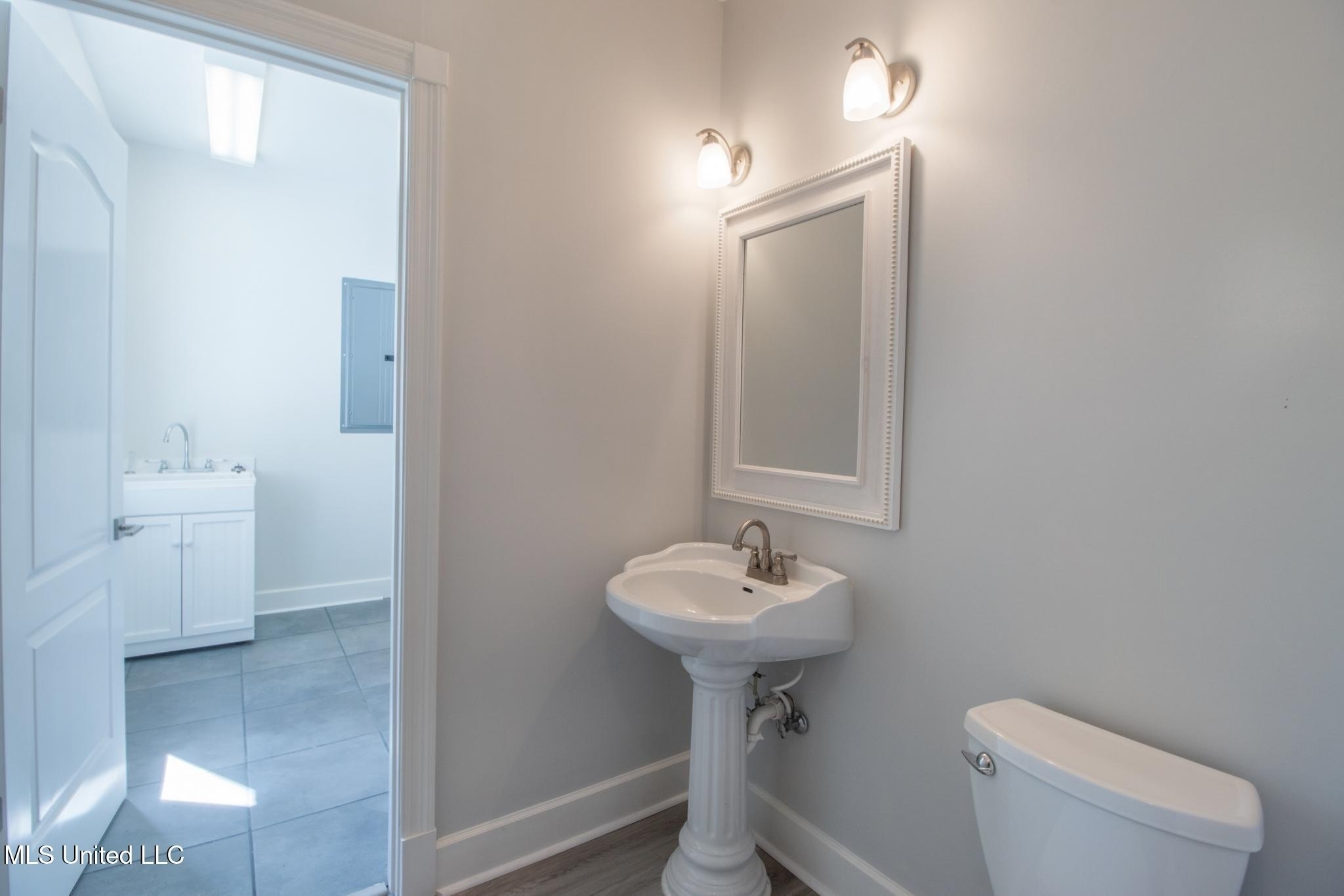 Gulfport, Mississippi, 39507, United States, 4 Bedrooms Bedrooms, ,3 BathroomsBathrooms,Residential,For Sale,1981808