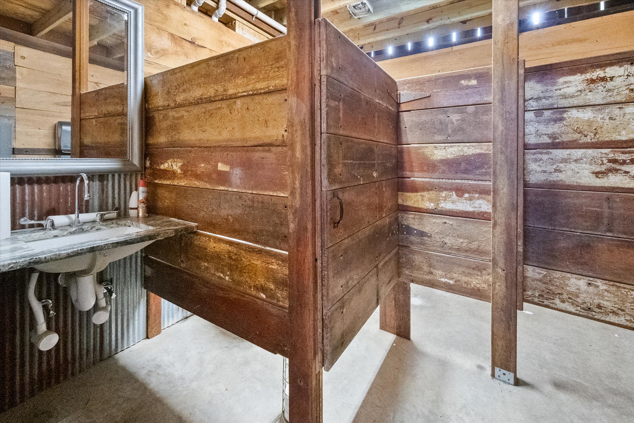 Shelbyville, Kentucky, 40065, United States, 4 Bedrooms Bedrooms, ,3 BathroomsBathrooms,Residential,For Sale,1986481