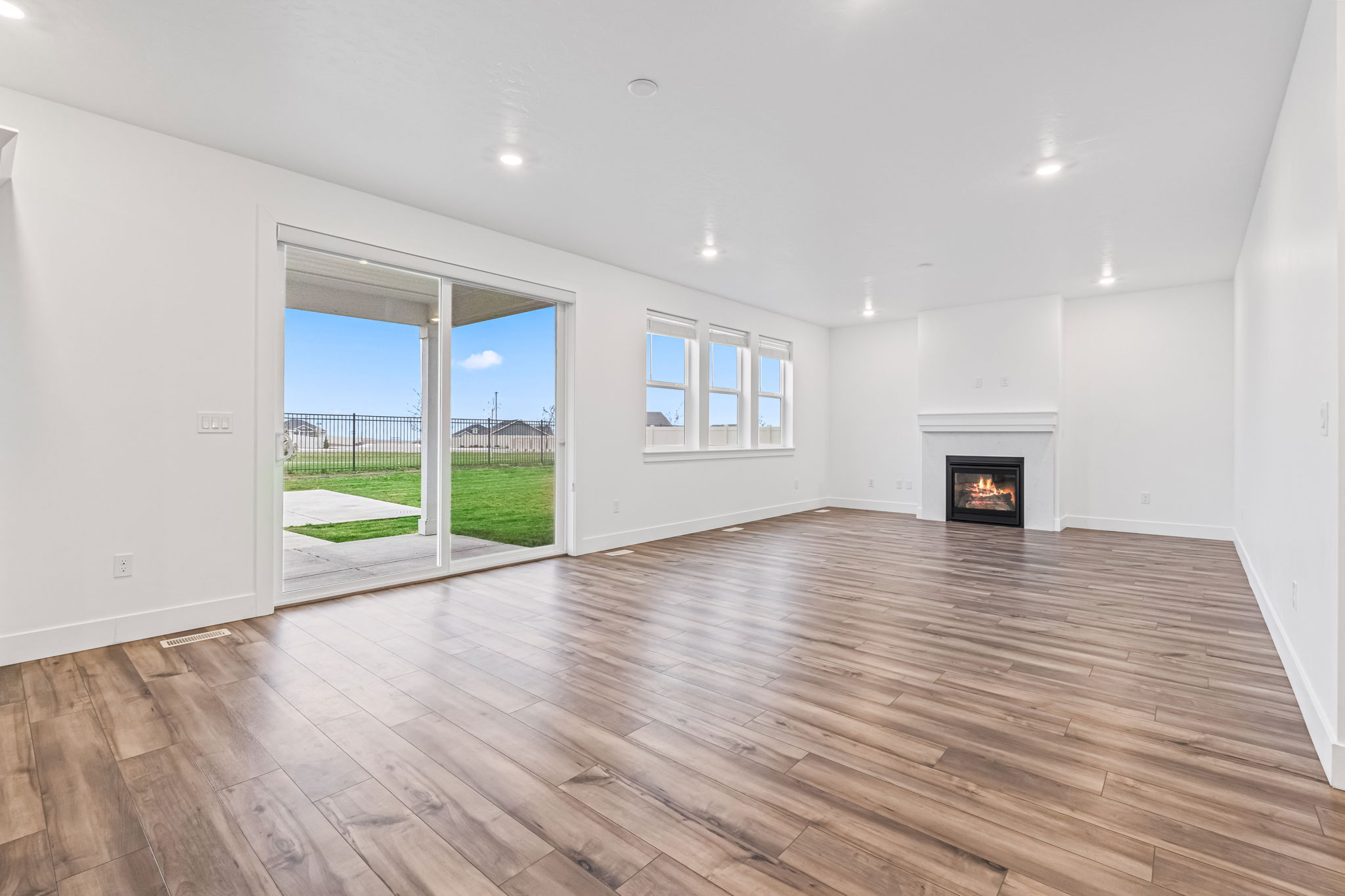 Caldwell, Idaho, 83607, United States, 4 Bedrooms Bedrooms, ,3 BathroomsBathrooms,Residential,For Sale,2005985