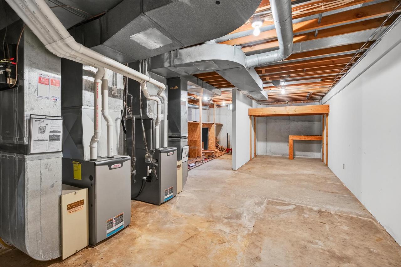 Oshkosh, Wisconsin, 54904, United States, 4 Bedrooms Bedrooms, ,3 BathroomsBathrooms,Residential,For Sale,1978045