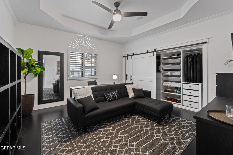 El Paso, Texas, 79936, United States, 5 Bedrooms Bedrooms, ,5 BathroomsBathrooms,Residential,For Sale,1980417