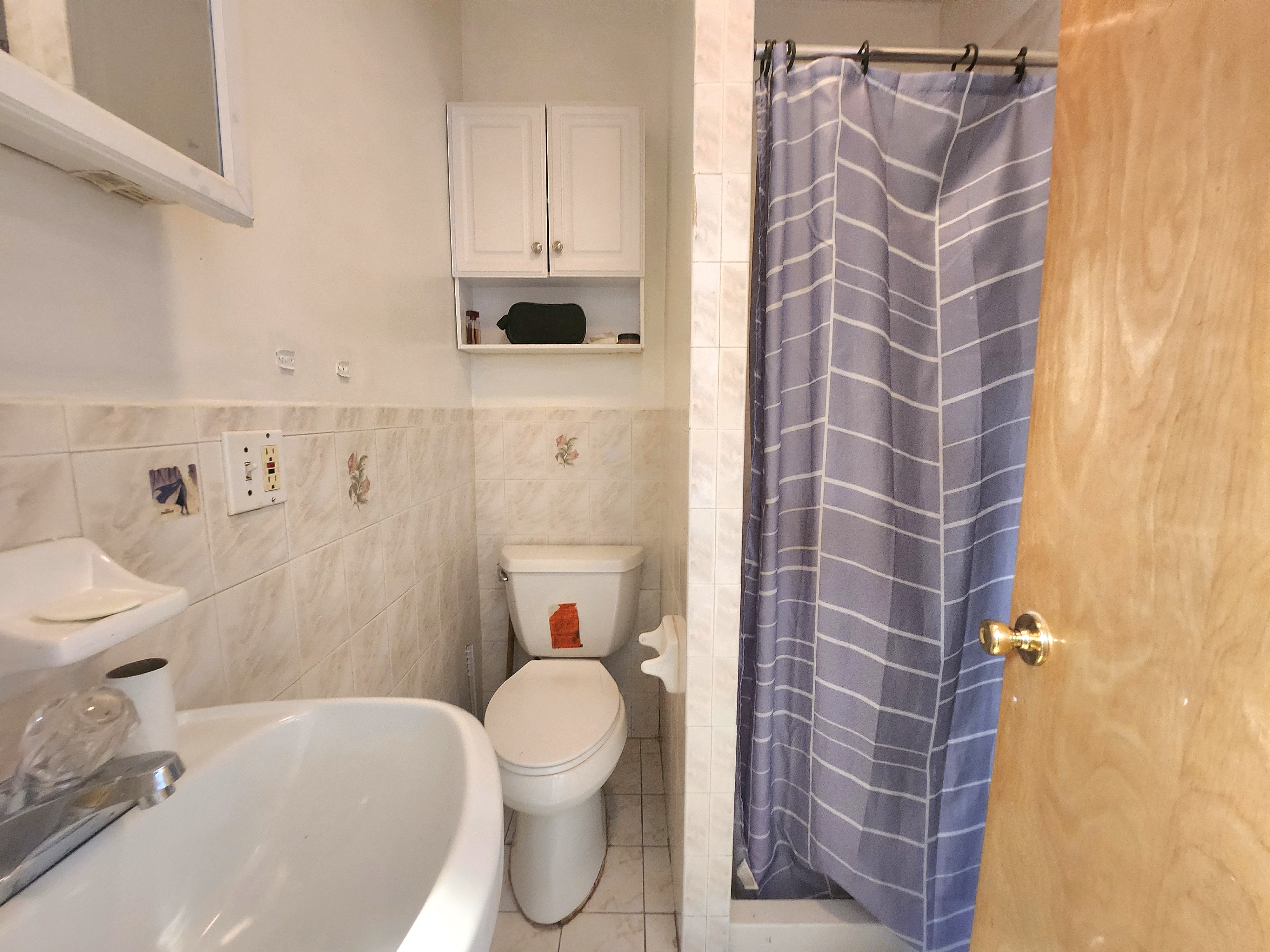 Queens Village, New York, 11428, United States, 4 Bedrooms Bedrooms, ,3 BathroomsBathrooms,Residential,For Sale,1870963