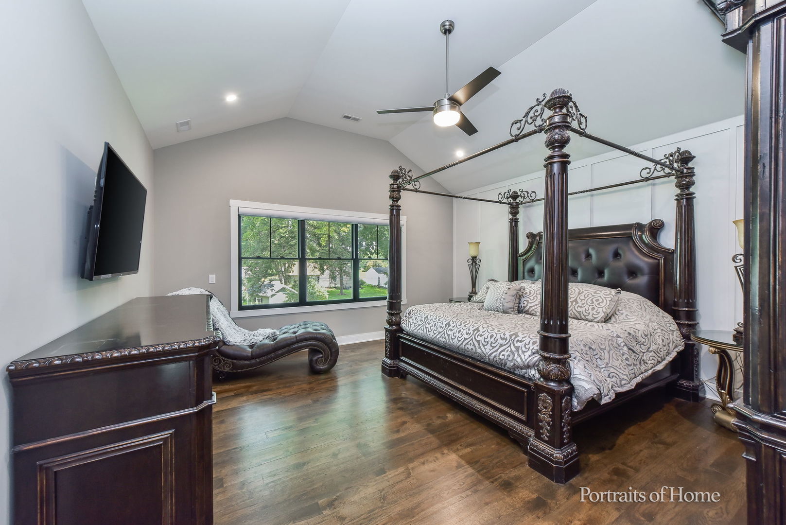 Naperville, Illinois, 60563, United States, 4 Bedrooms Bedrooms, ,4 BathroomsBathrooms,Residential,For Sale,1992094