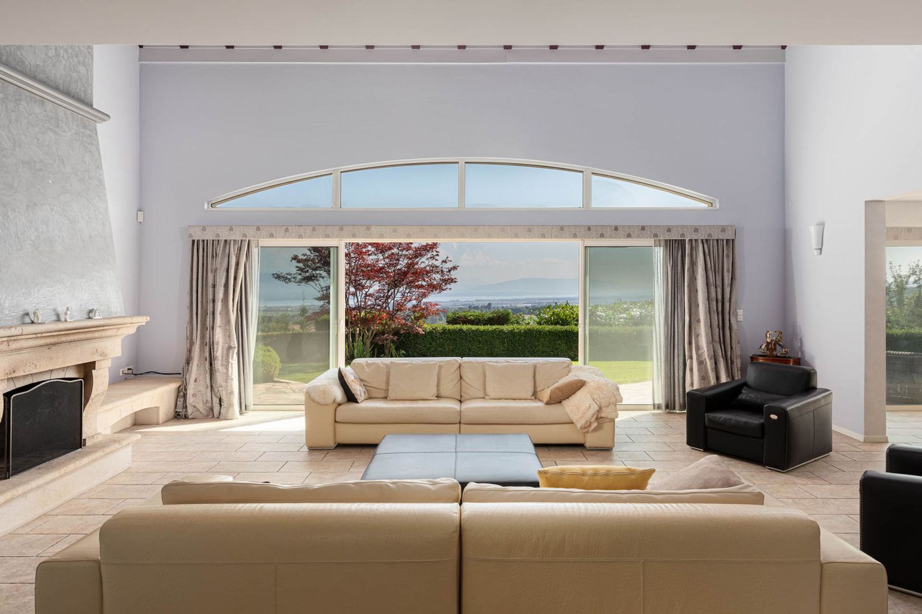  Exceptional property with panoramic view of the lake and the Alps - 物件實景