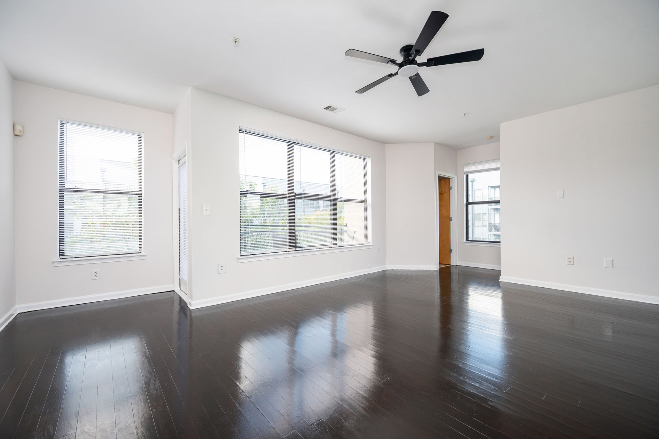  Townhome-style Unit and the Convenience of Intown Living at Sky Lofts - 物件實景