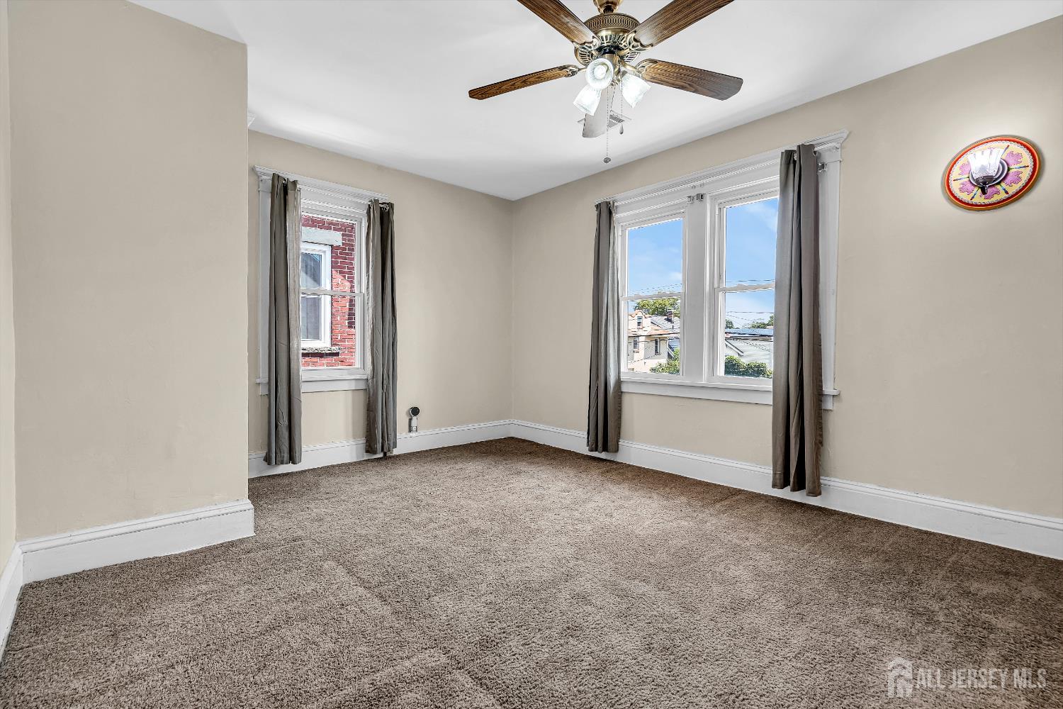 Woodbridge Proper, New Jersey, 07095, United States, 5 Bedrooms Bedrooms, ,2 BathroomsBathrooms,Residential,For Sale,1906051