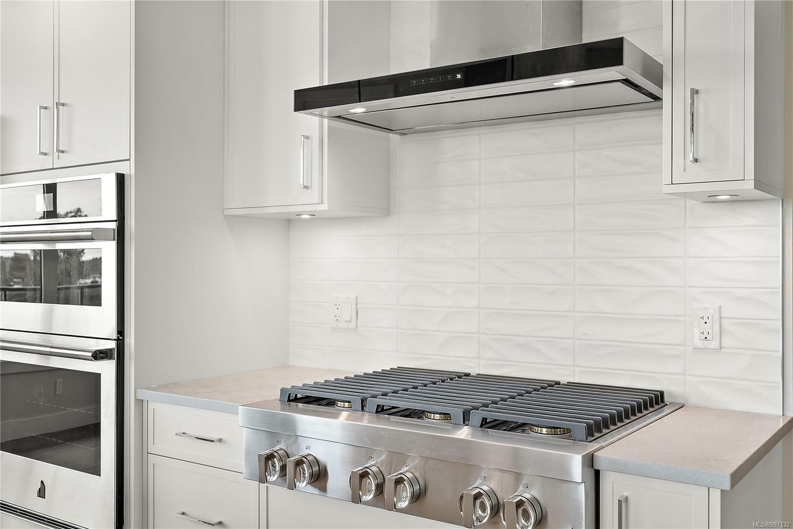 CENTRAL SAANICH, British Columbia, V8M 0B9, CA, 2 Bedrooms Bedrooms, ,Residential,For Sale,1874354