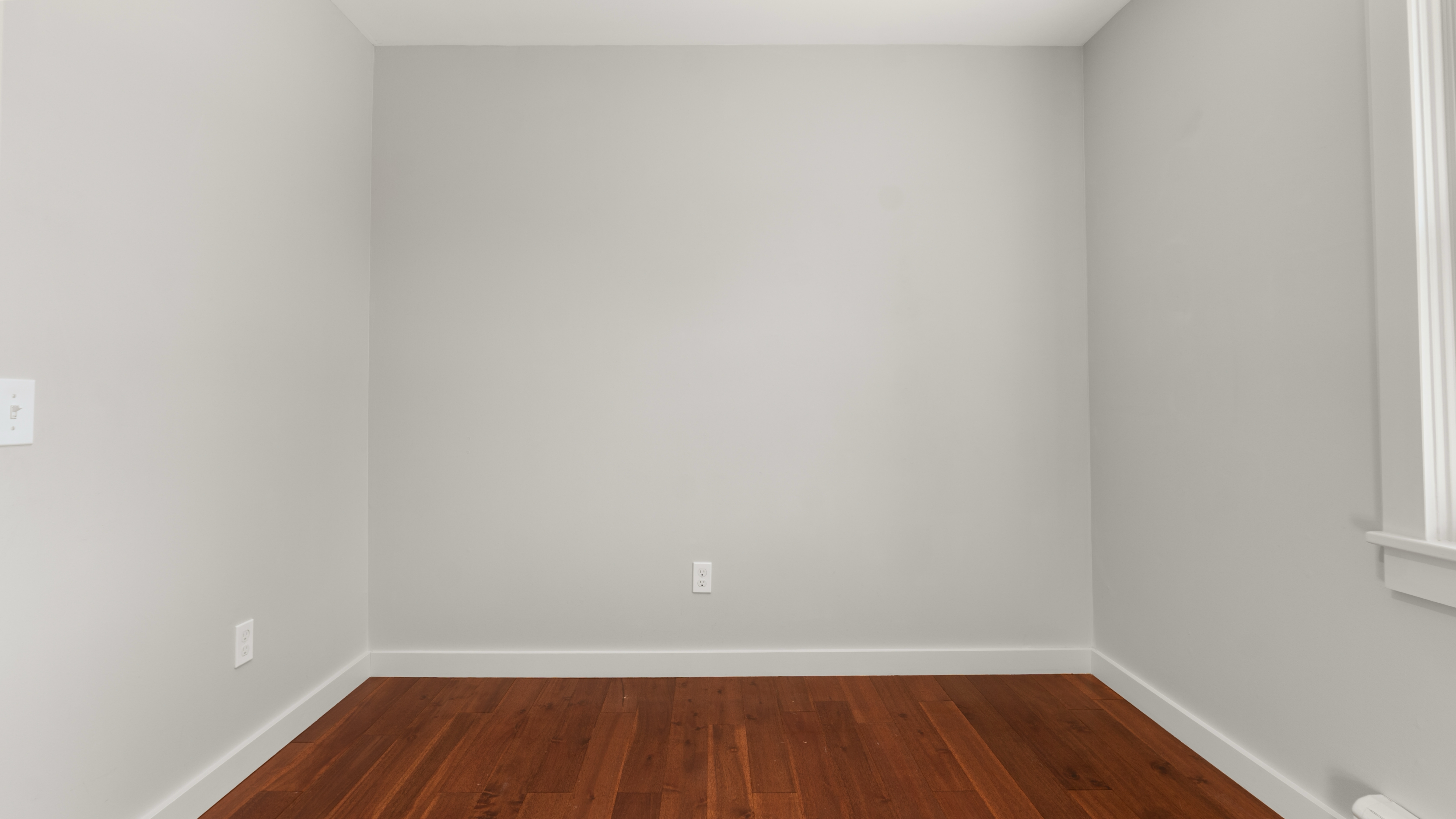  Move-In Ready Pittsfield Raised Ranch  Updated 3-Bed with Heated 3-Bay Detached - 物件實景
