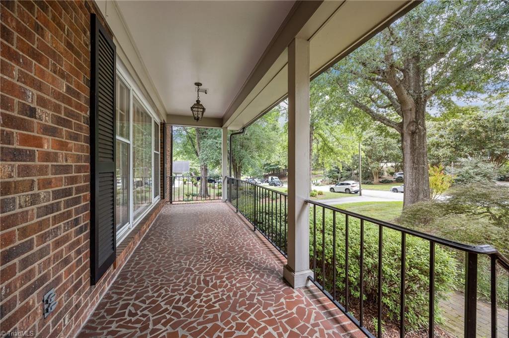 High Point, North Carolina, 27262, United States, 5 Bedrooms Bedrooms, ,4 BathroomsBathrooms,Residential,For Sale,1925566