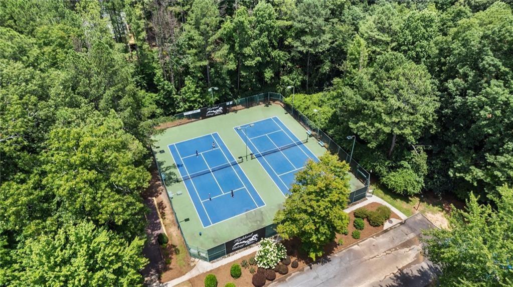 Roswell, Georgia, 30075, United States, 5 Bedrooms Bedrooms, ,4 BathroomsBathrooms,Residential,For Sale,1990755