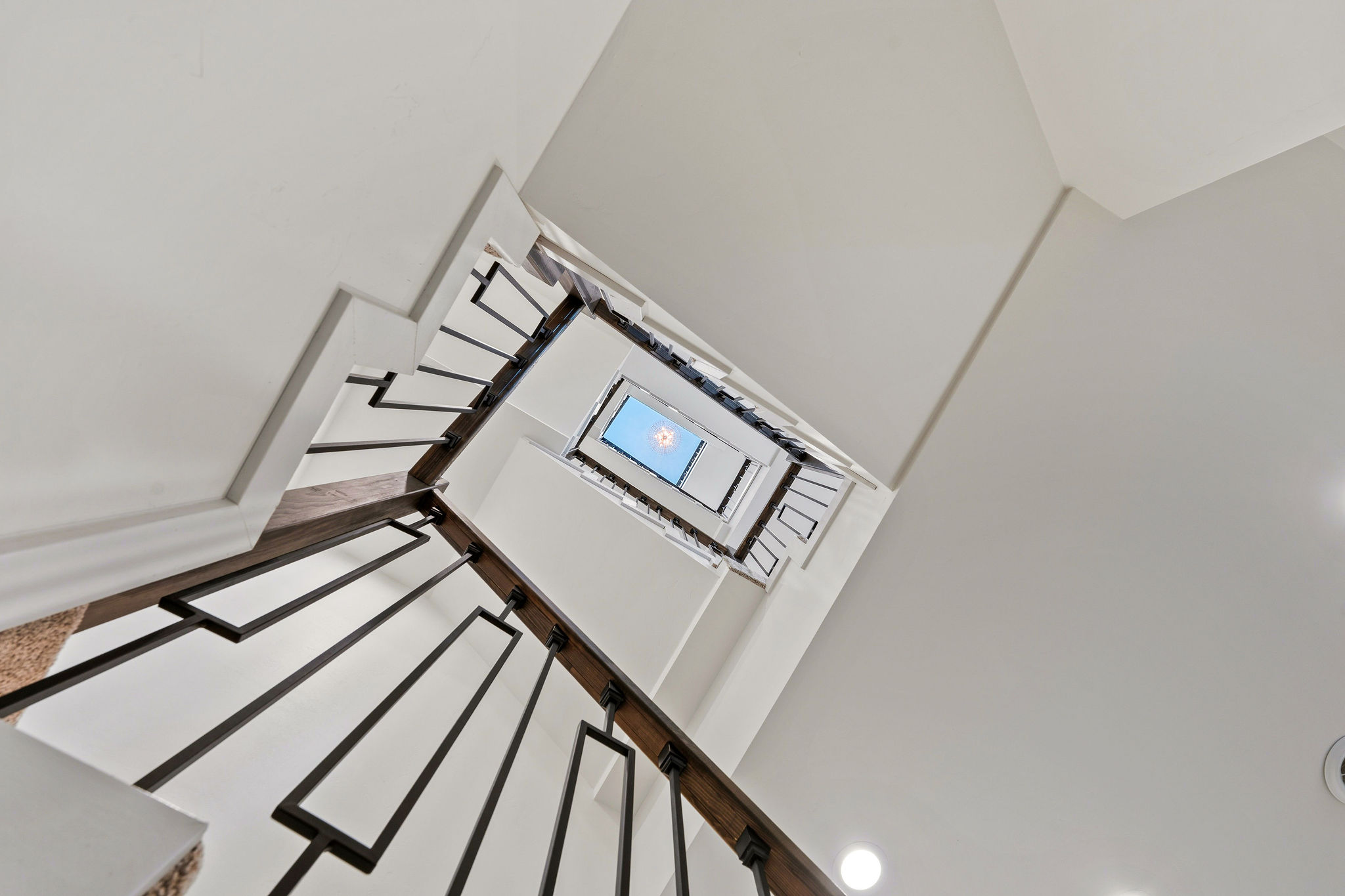  215 Whisper Ridge Drive - 物件實景