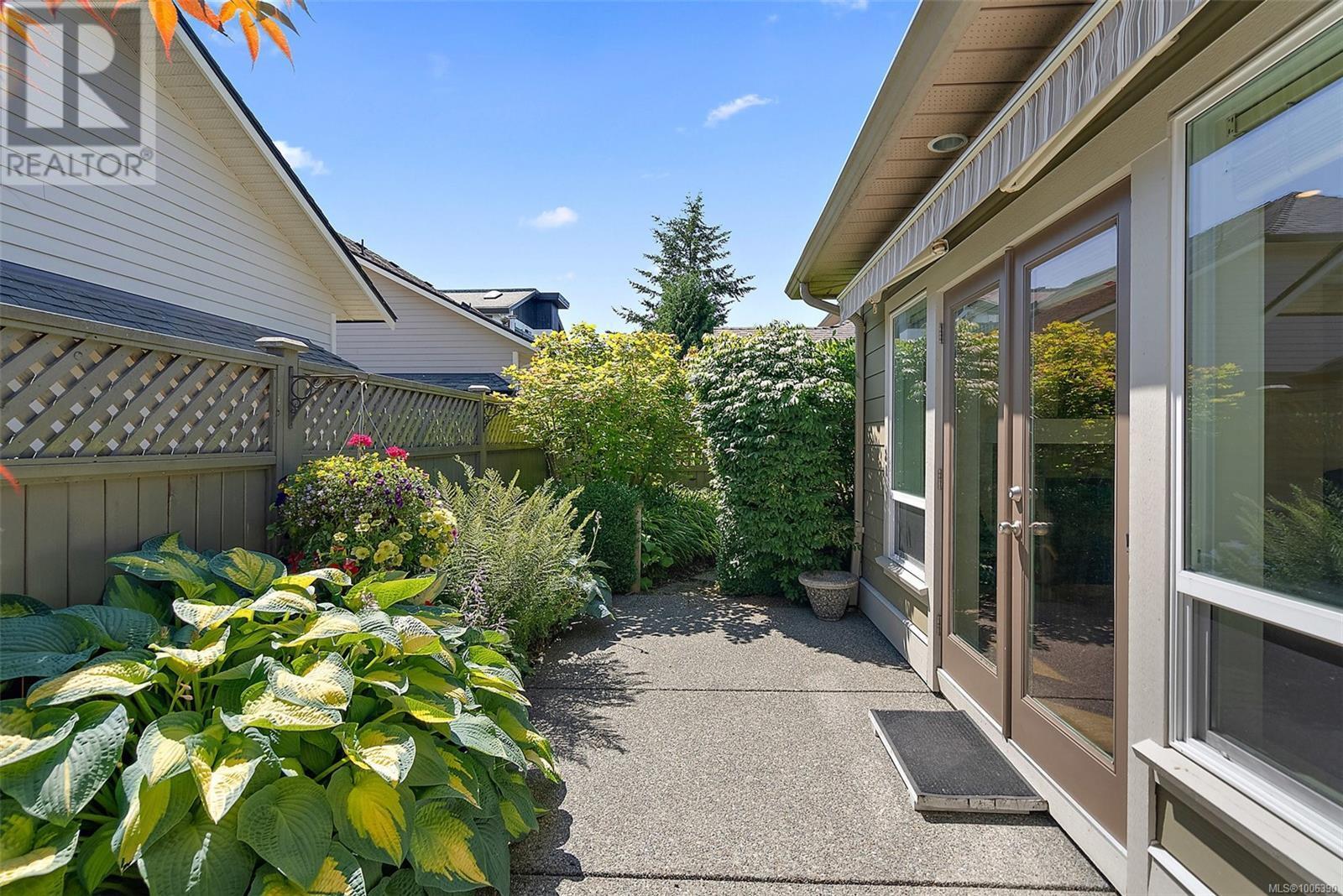 SIDNEY, British Columbia, V8L 2G4, CA, 3 Bedrooms Bedrooms, ,3 BathroomsBathrooms,Residential,For Sale,1885451