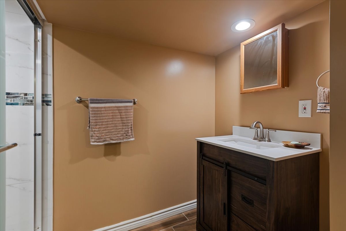 Chicago, Illinois, 60645, United States, 3 Bedrooms Bedrooms, ,3 BathroomsBathrooms,Residential,For Sale,1976245