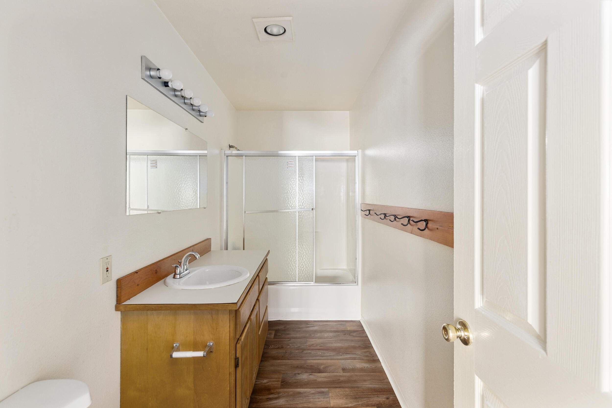 Grants Pass, Oregon, 97526, United States, ,Residential,For Sale,1916404