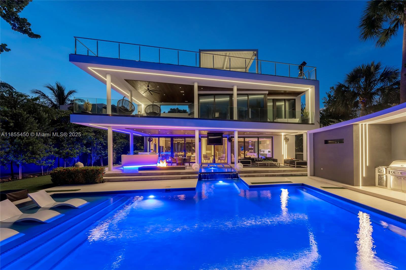Miami Beach, Florida, 33140, United States, 5 Bedrooms Bedrooms, ,8 BathroomsBathrooms,Residential,For Sale,1918042