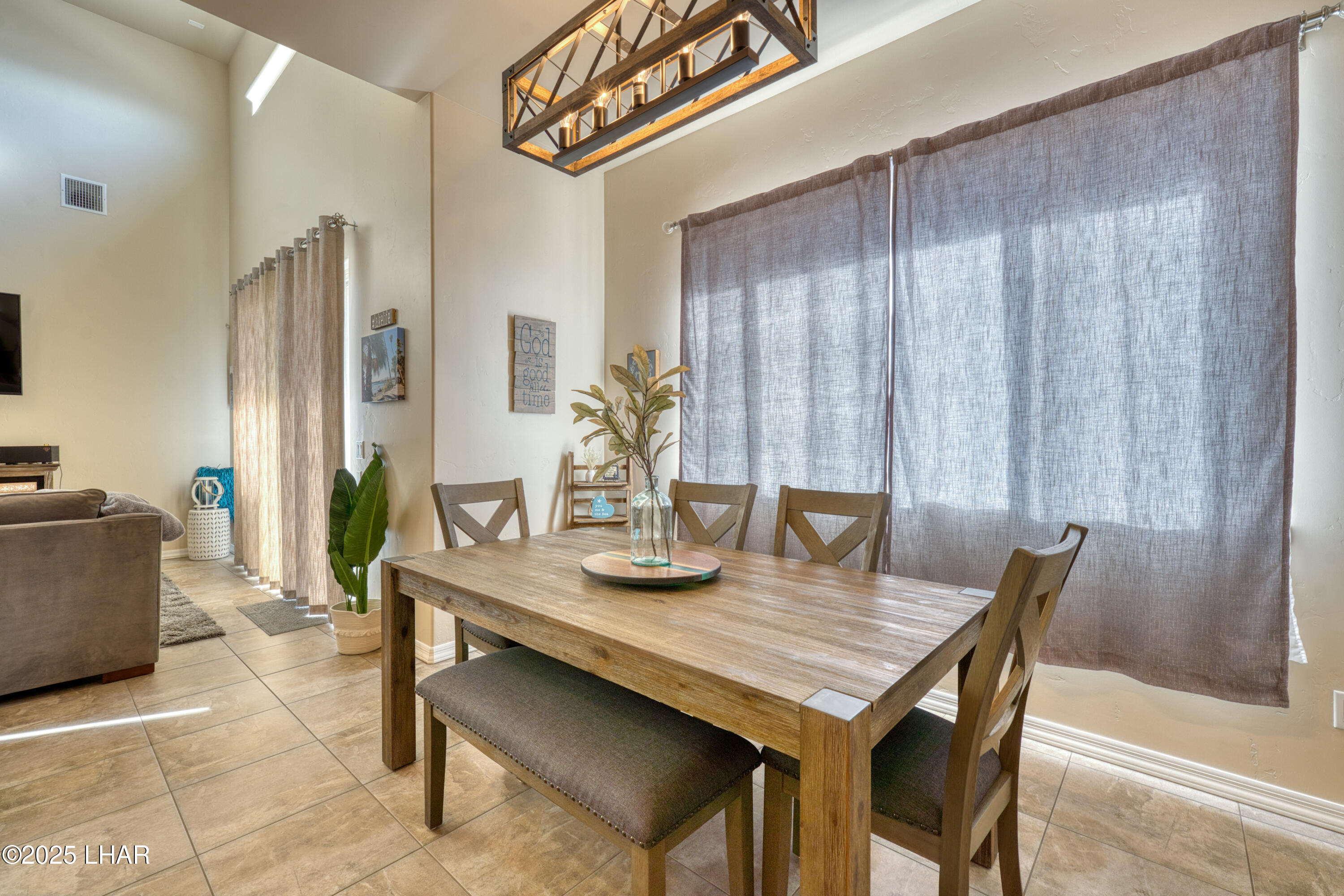 Lake Havasu City, Arizona, 86406, United States, 3 Bedrooms Bedrooms, ,2 BathroomsBathrooms,Residential,For Sale,1994362