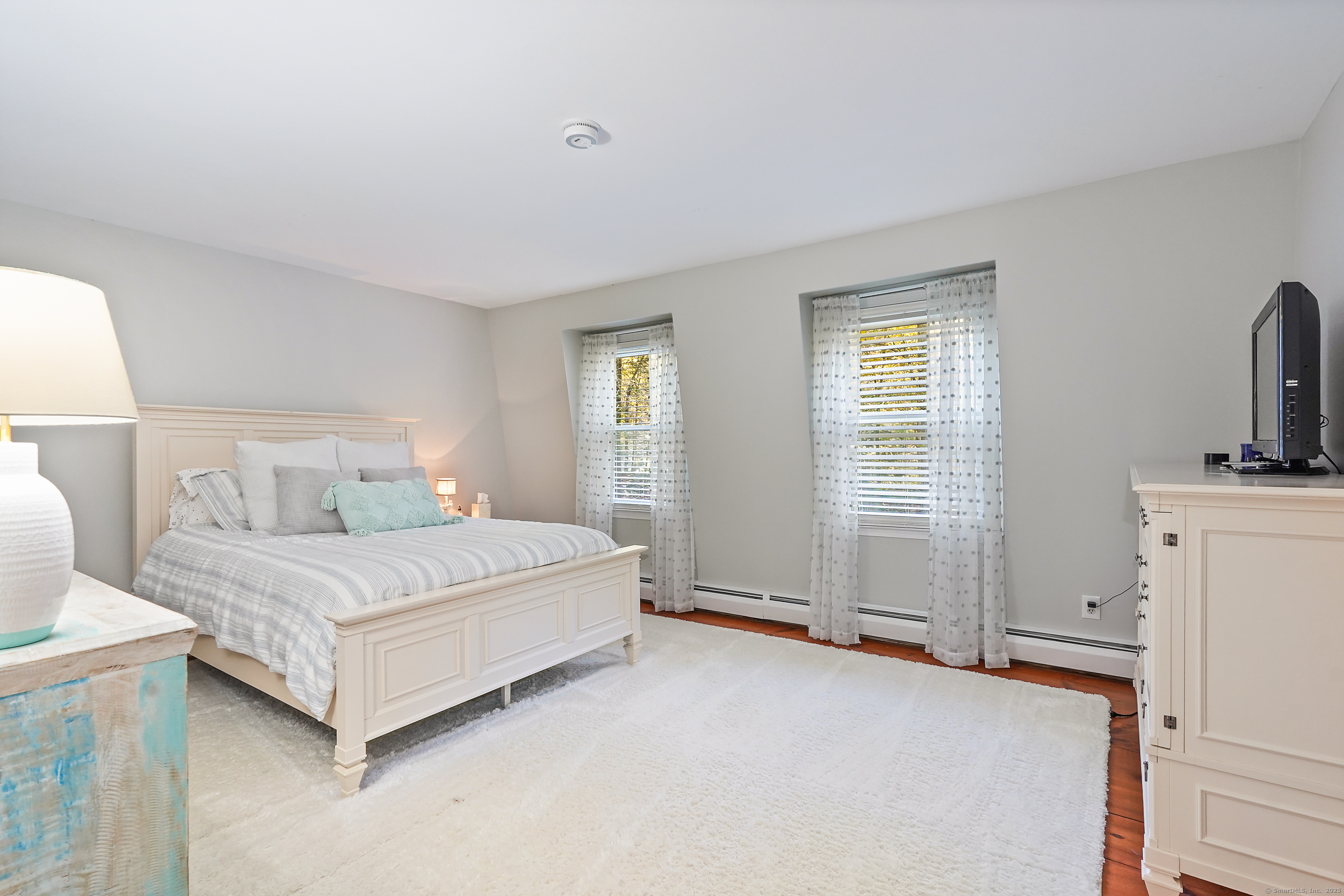 Brookfield, Connecticut, 06804, United States, 4 Bedrooms Bedrooms, ,3 BathroomsBathrooms,Residential,For Sale,1969368