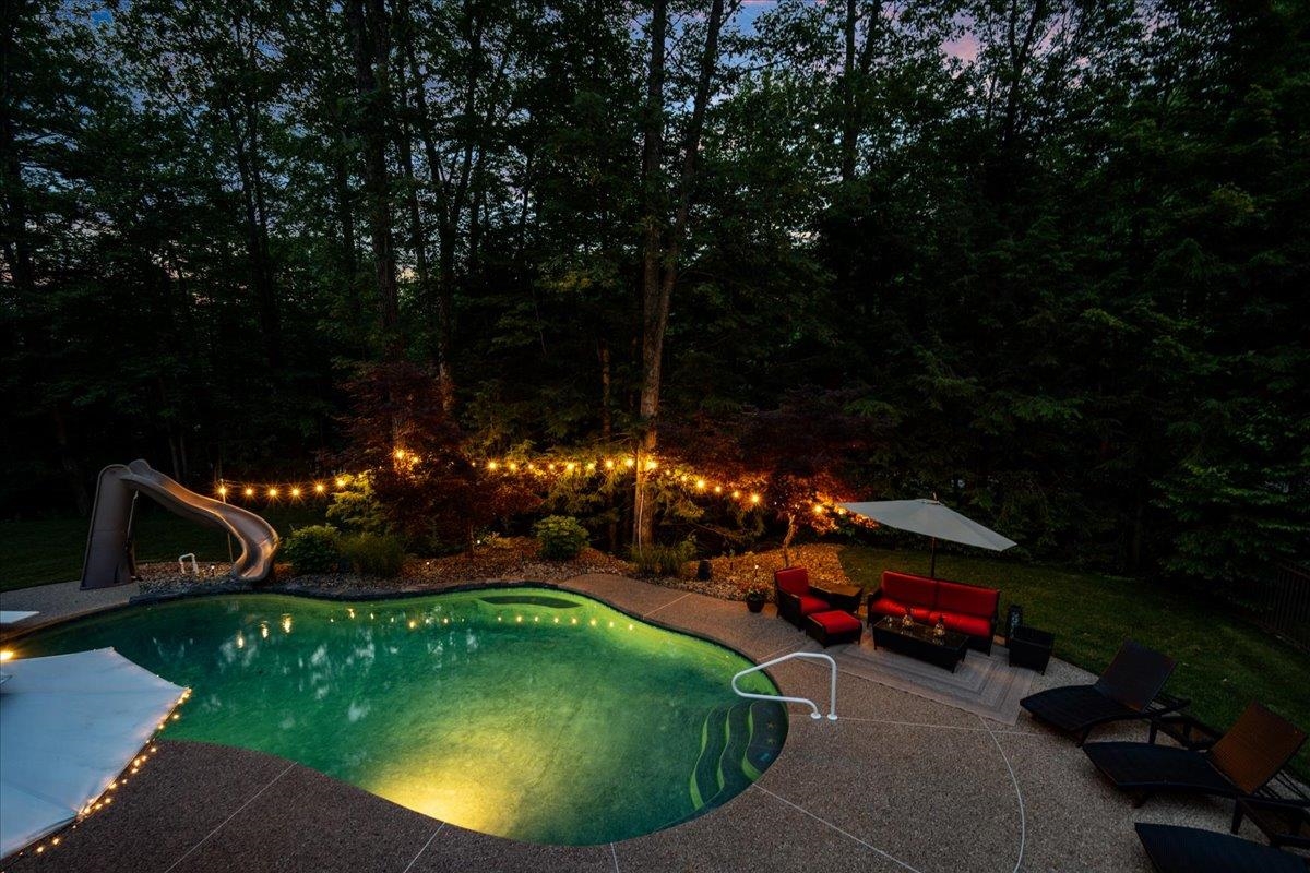 Bedford, New Hampshire, 03110, United States, 4 Bedrooms Bedrooms, ,5 BathroomsBathrooms,Residential,For Sale,1865787