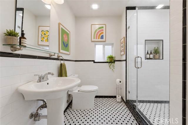 Los Angeles, California, 90043, United States, 3 Bedrooms Bedrooms, ,3 BathroomsBathrooms,Residential,For Sale,2049255