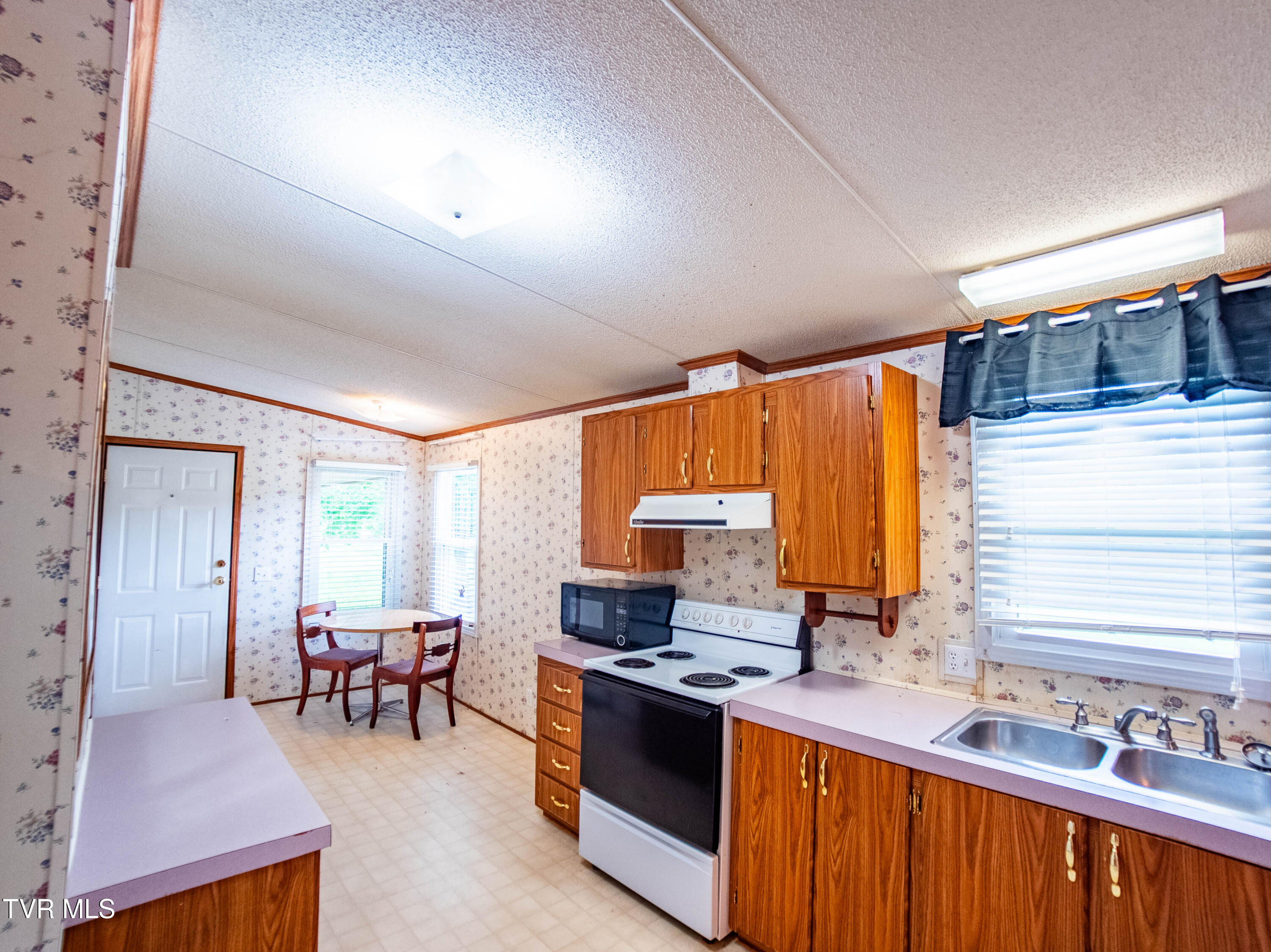 Surgoinsville, Tennessee, 37873, United States, 3 Bedrooms Bedrooms, ,3 BathroomsBathrooms,Residential,For Sale,1937059