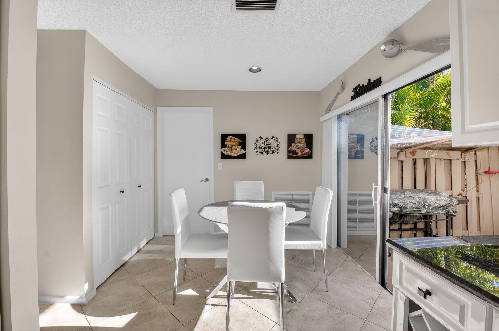 Boynton Beach, Florida, 33437, United States, 2 Bedrooms Bedrooms, ,2 BathroomsBathrooms,Residential,For Sale,2008625