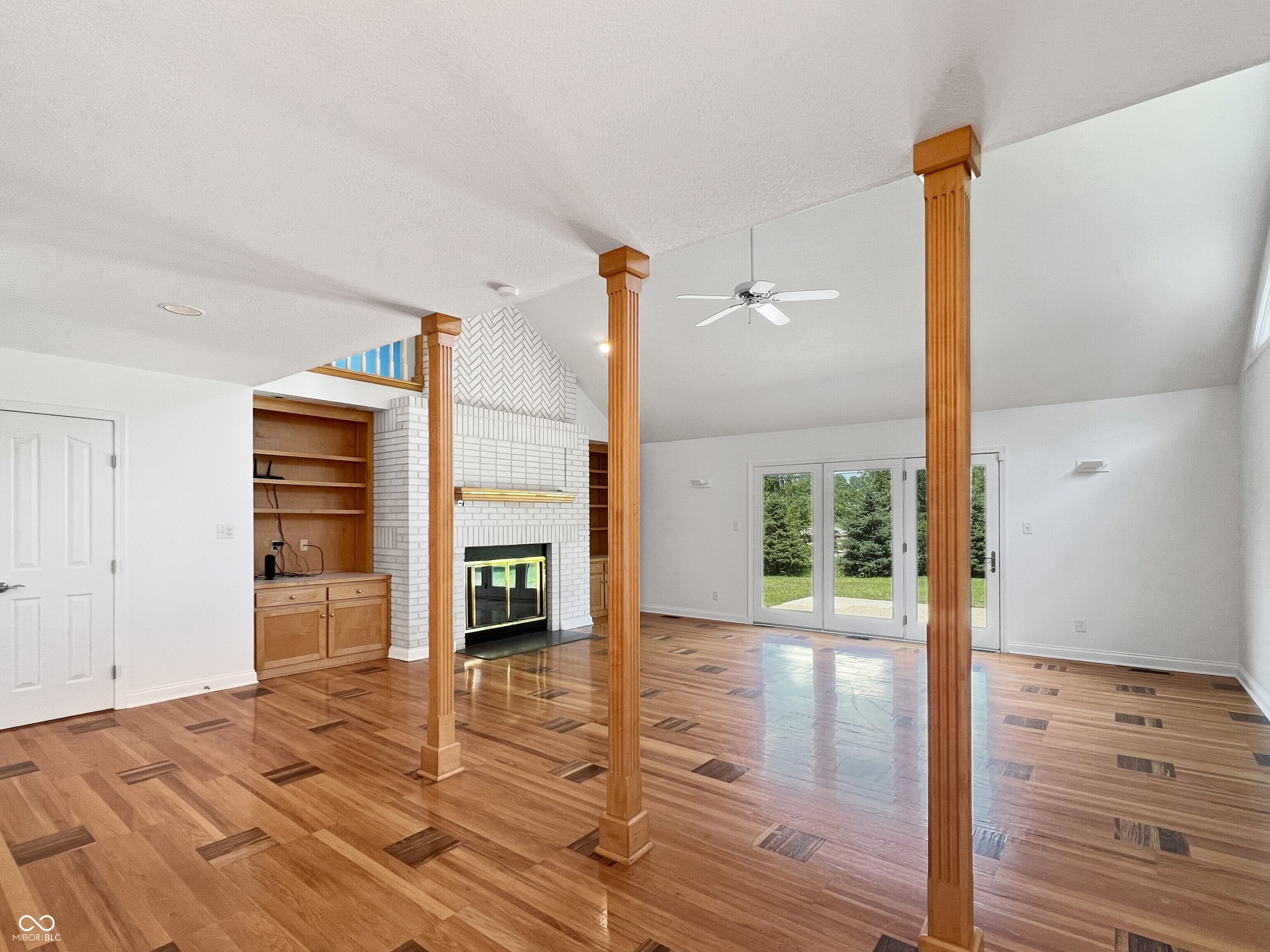 Columbus, Indiana, 47201, United States, 5 Bedrooms Bedrooms, ,6 BathroomsBathrooms,Residential,For Sale,1979621