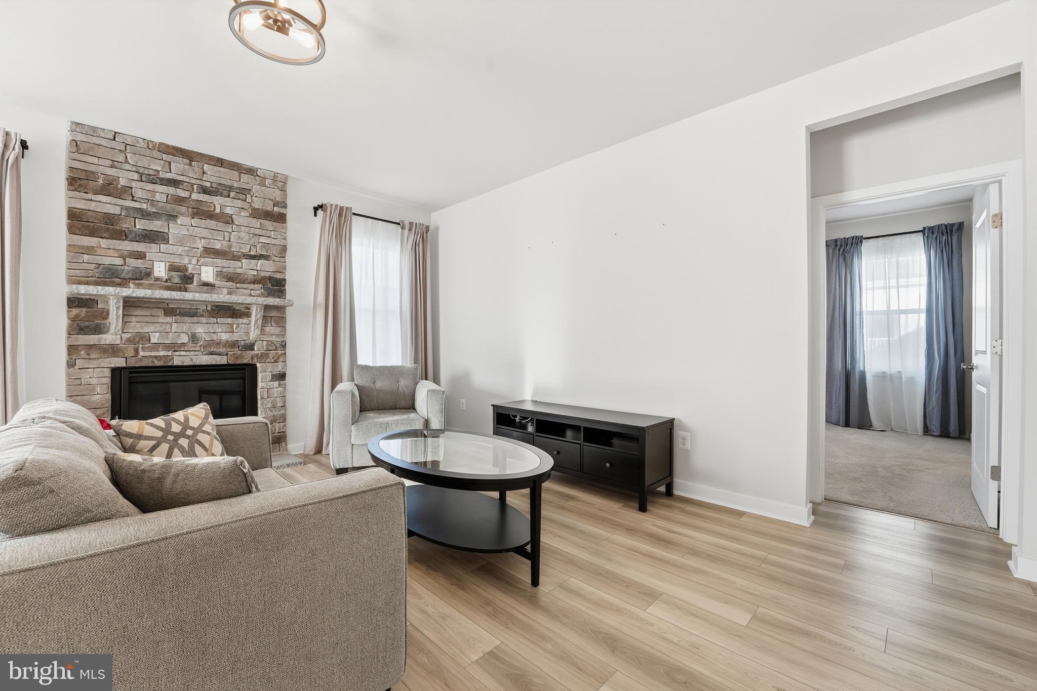 Jeffersonton, Virginia, 22724, United States, 4 Bedrooms Bedrooms, ,3 BathroomsBathrooms,Residential,For Sale,2005610