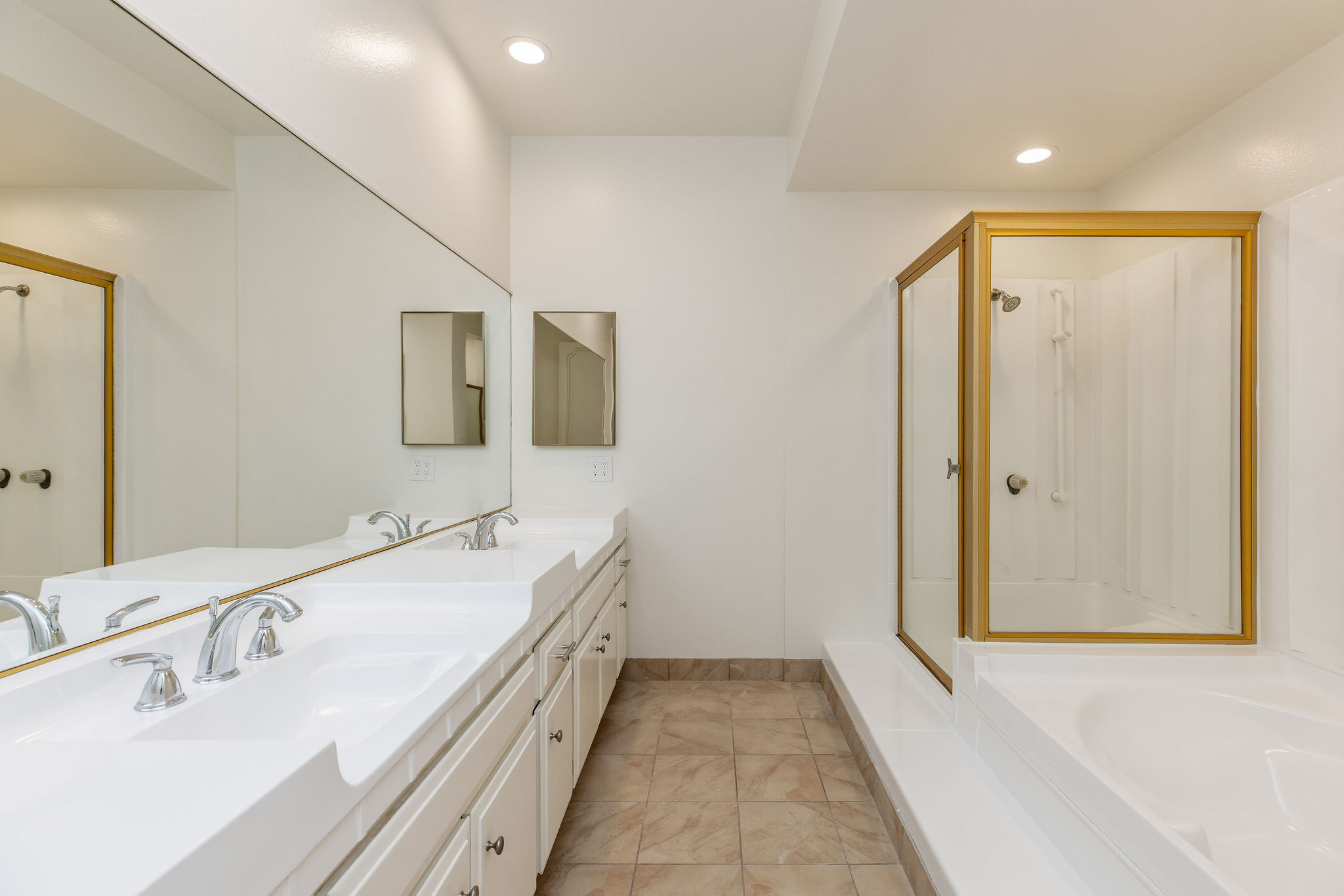  5216 Yarmouth #105 - 物件實景