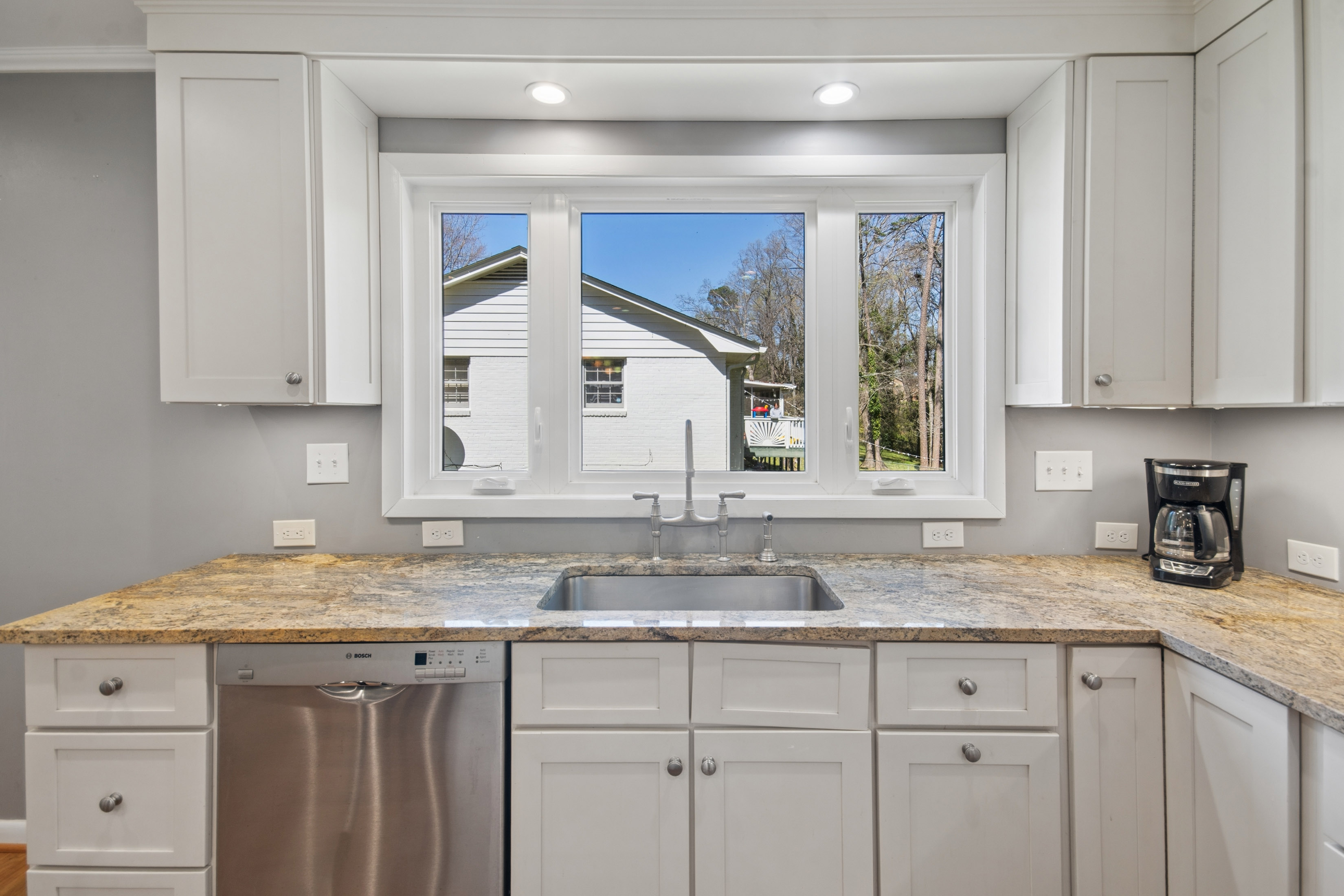  Rare Opportunity in Huntwood Neighborhood - 物件實景