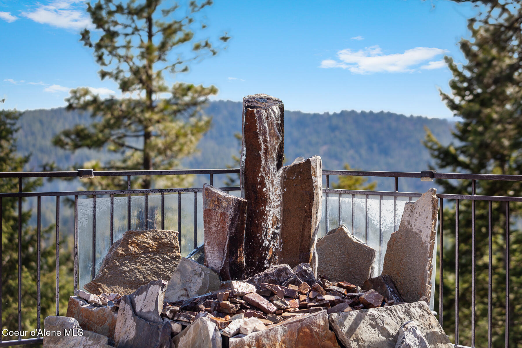Coeur d'Alene, Idaho, 83814, United States, 5 Bedrooms Bedrooms, ,5 BathroomsBathrooms,Residential,For Sale,1763512